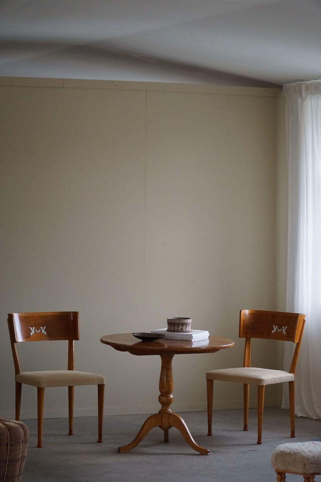 A Round Antique Swedish Folding Table In Burl Wood, Early 19th Century photo 1478.0