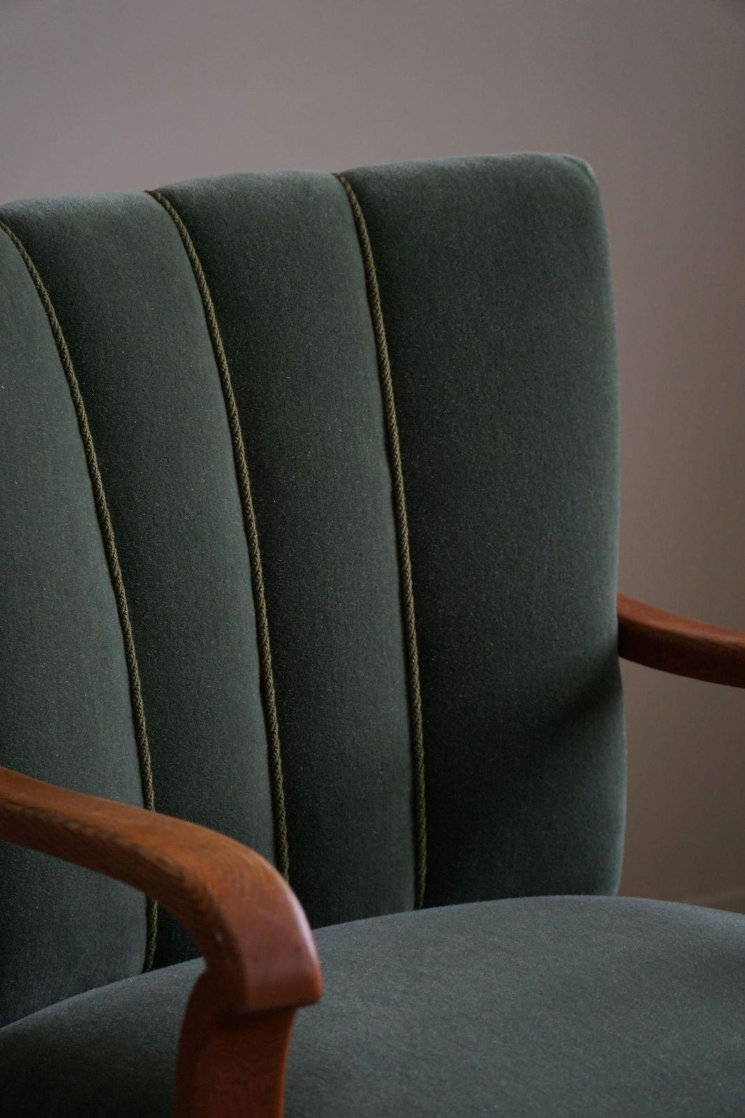 photo vinterior Danish Art Deco, Set Of 3 Armchairs In Oak, Reupholstered In Green Mohair, 1930s