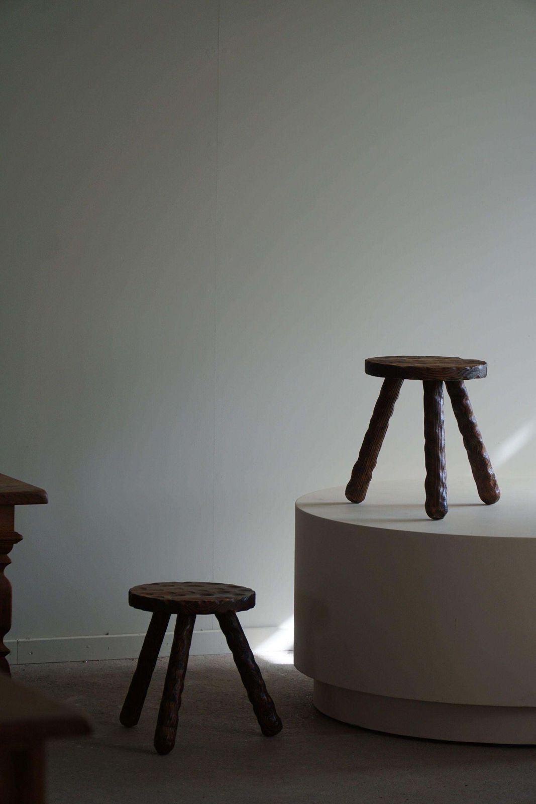 969.0 A Pair Of Carved Wabi Sabi Stools In Pine, Swedish Mid Century Modern, 1960s photo