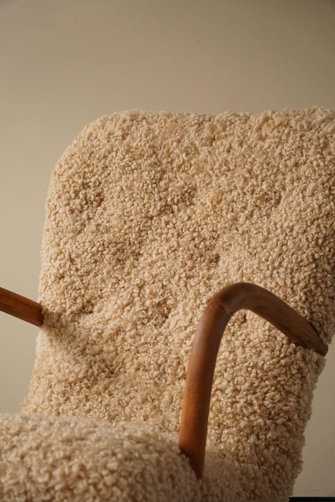 Pair Of Clam Lounge Chairs In Lambswool, Skive Møbelfabrik, Denmark, 1950s photo Furniture