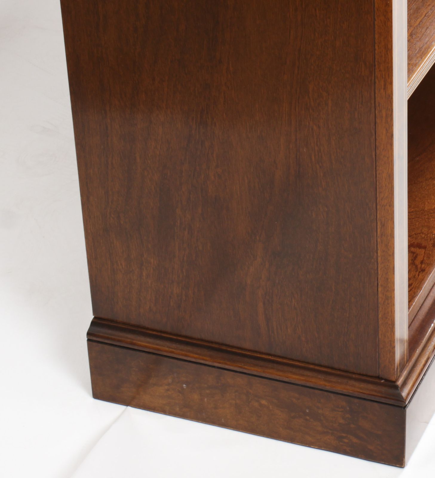 photo vintage Bespoke Pair Sheraton Revival Inlaid Walnut Open Bookcases