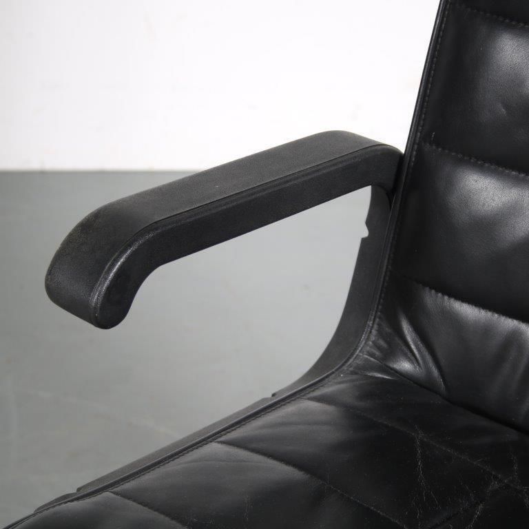 photo furniture 1980s Conference Chair By Richard Sapper For Knoll International, USA