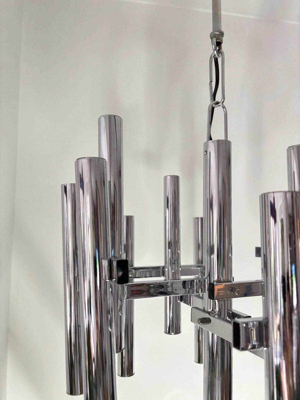 Iconic Mid Century Italian 12 Bulbs Chandelier By Gaetano Sciolari For Lightolier, 1970's photo for sale