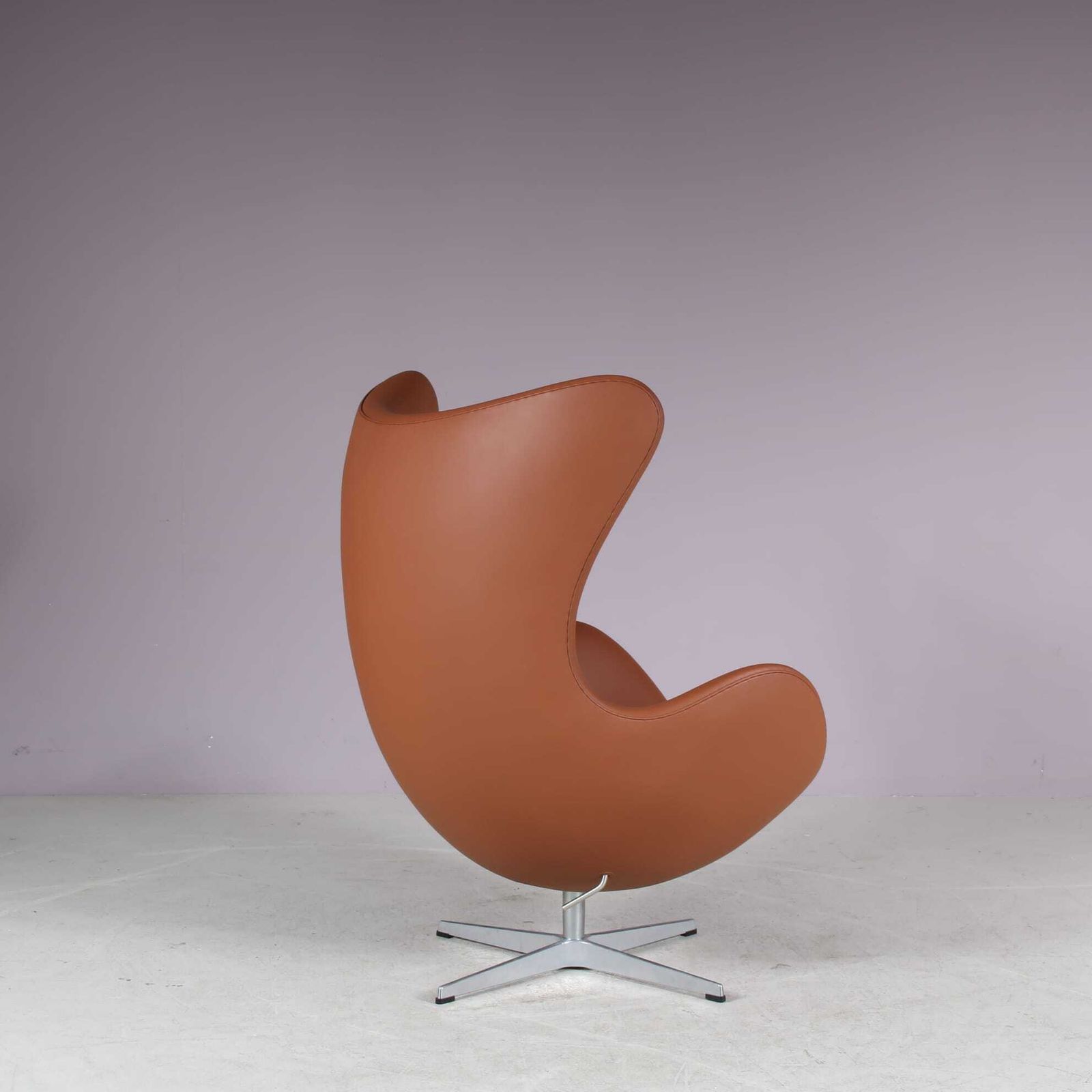 photo furniture Arne Jacobsen “Egg” Chair For Fritz Hansen, Denmark 1980