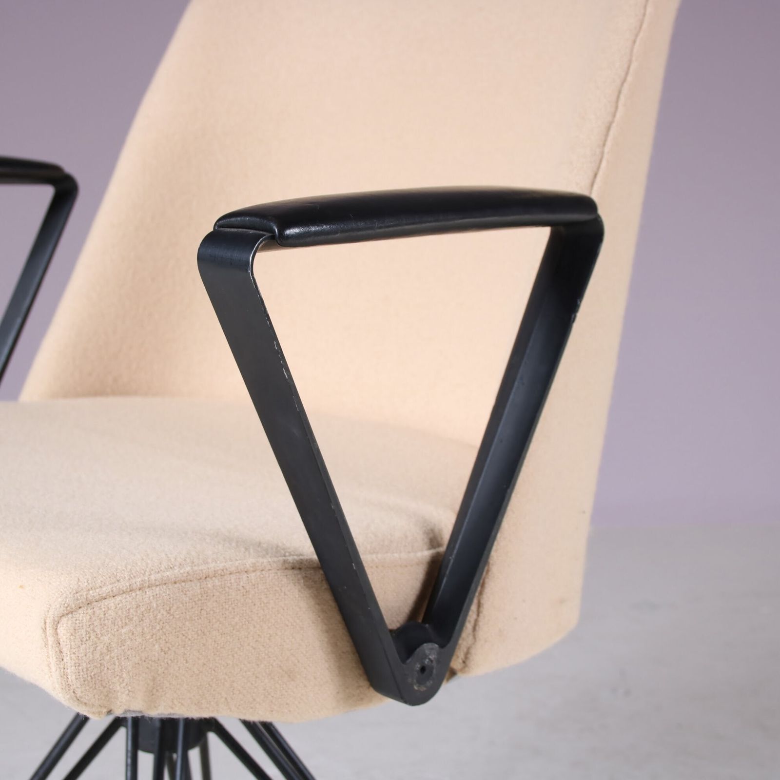 4876.0 “P99” Chair By Osvaldo Borsani For Tecno, Italy 1950 photo