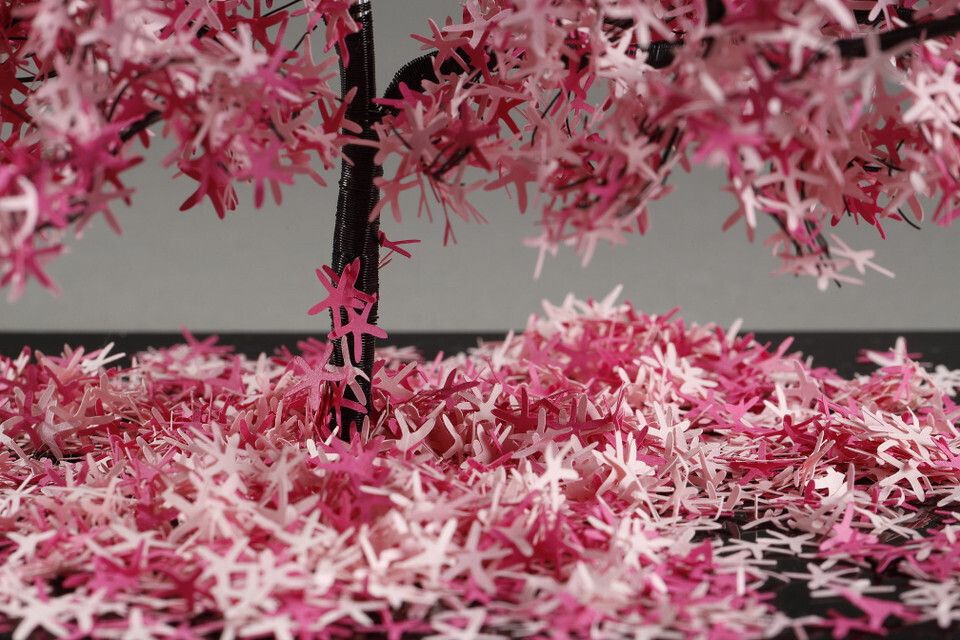 photo vinterior Metal And Paper Creation By Lebanese Artist Nayla Tabet &Quot;The Pink Tree&Quot.