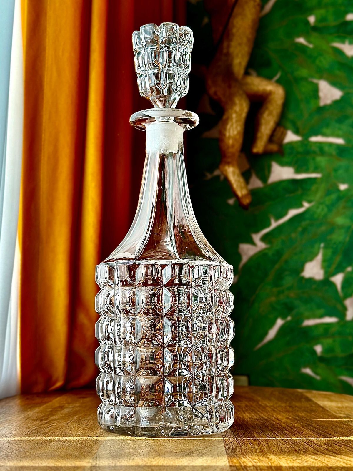 19th Century Lead Crystal Decanter – Circa 1845 – Fluted Neck & Hobnail Design (31.5 Cm)
