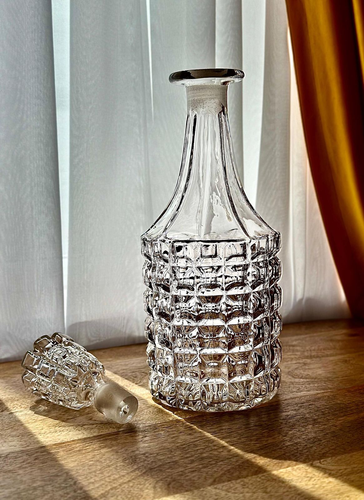 19th Century Lead Crystal Decanter – Circa 1845 – Fluted Neck & Hobnail Design (31.5 Cm) photo Home Decor