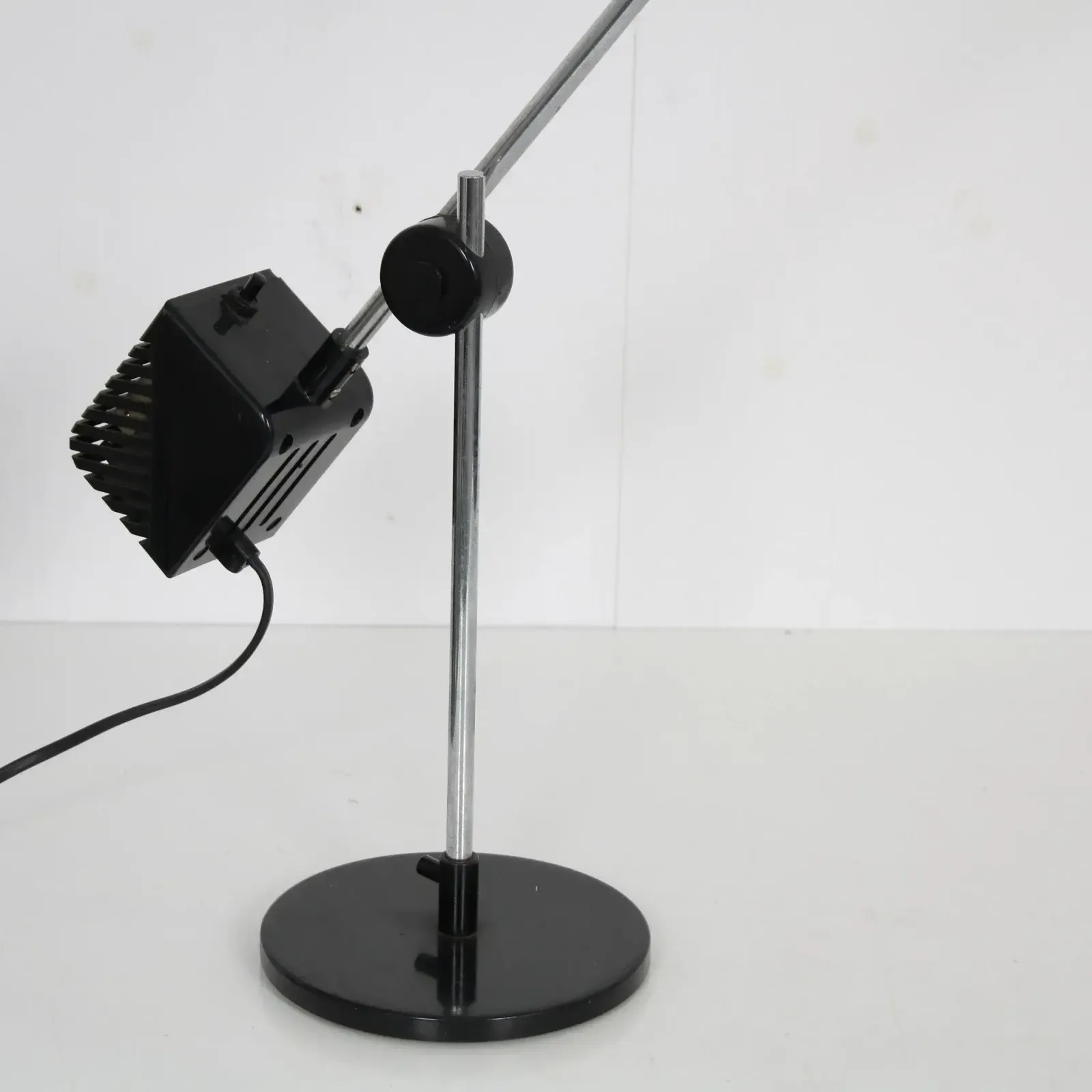 484.0 1970s Adjustable Desk Lamp By De Pas, D’urbino And Lomazzi For Stilnovo, Italy photo