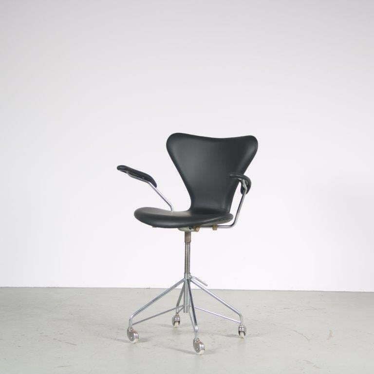 1950s “3217” Swivel Desk Chair By Arne Jacobsen For Fritz Hansen, Denmark photo vintage