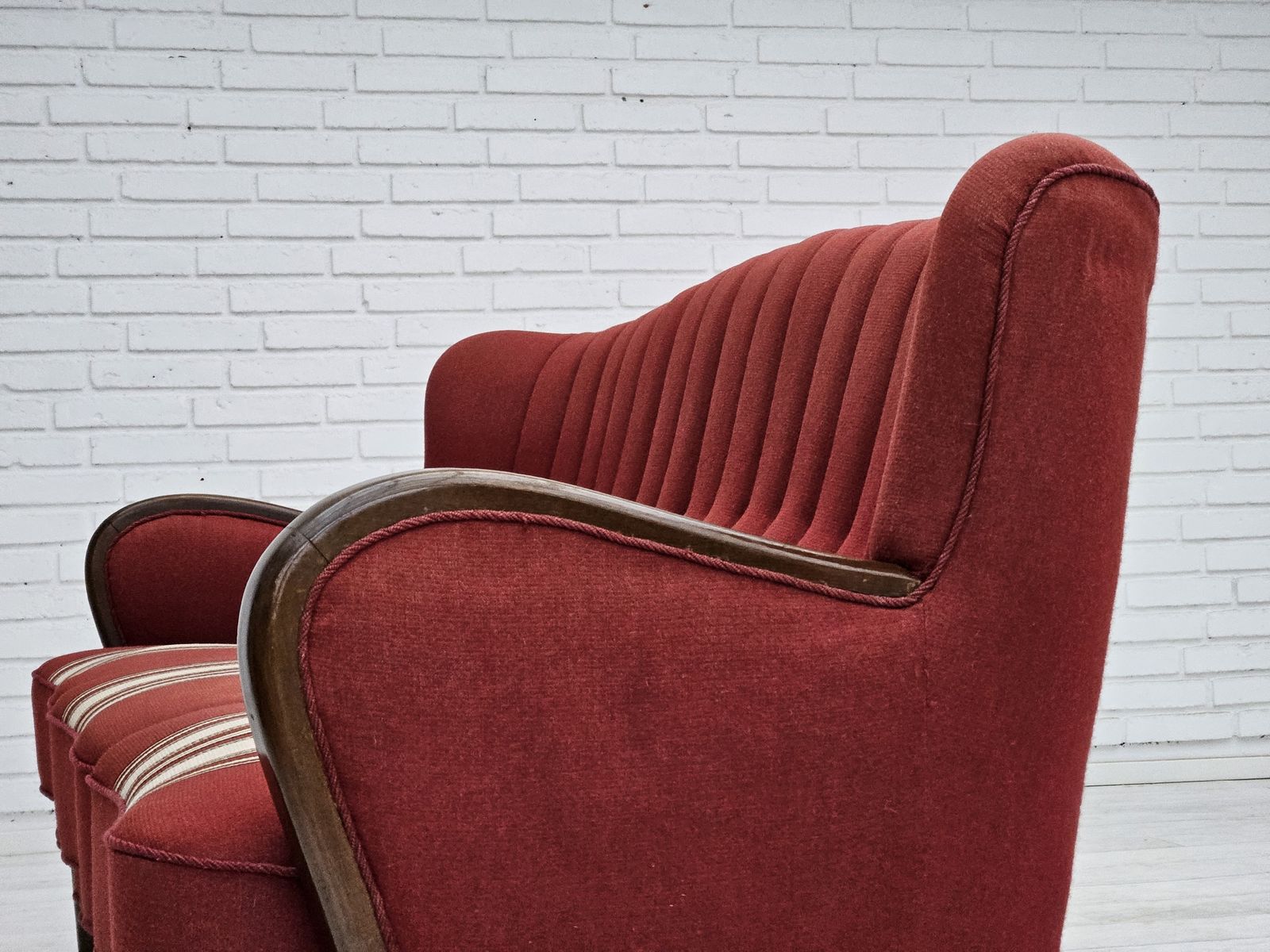 photo furniture 1960s, Danish 3 Seater Sofa By Alfred Christensen, Red Furniture Wool, Original Condition.