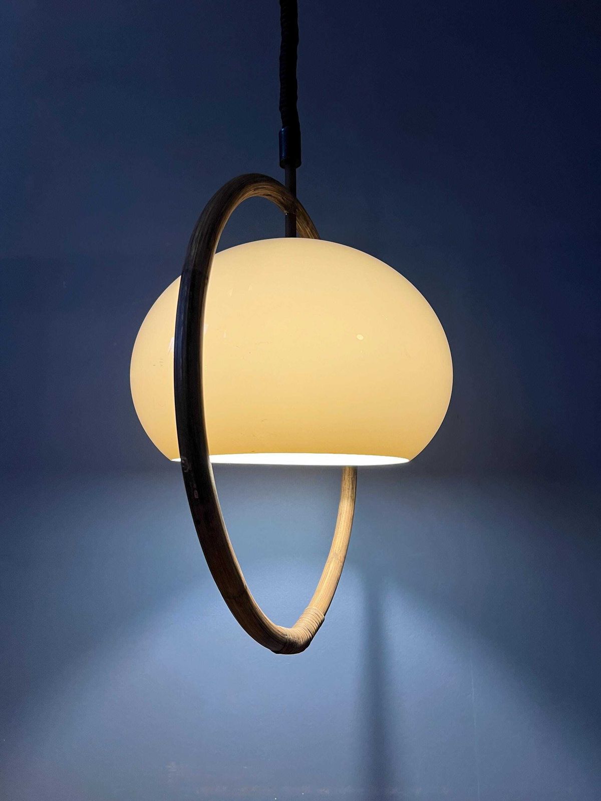 Mid Century Bamboo Dijkstra Space Age Mushroom Hanglamp photo furniture