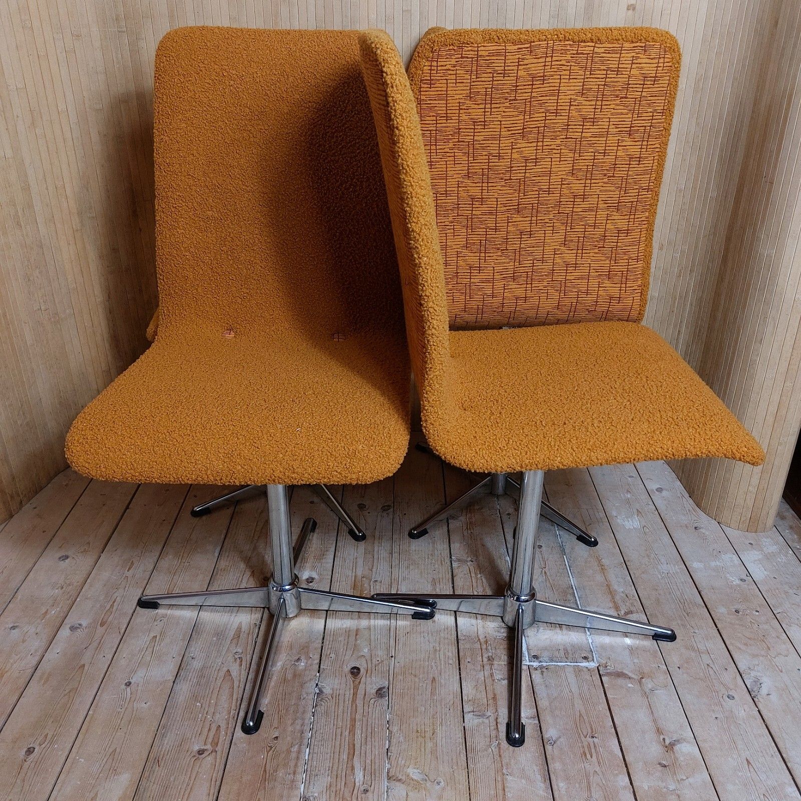 Fab Set Of 4 Vintage 1970s Swivel Chrome Dining Chairs Light Orange Micro Boucle photo buy
