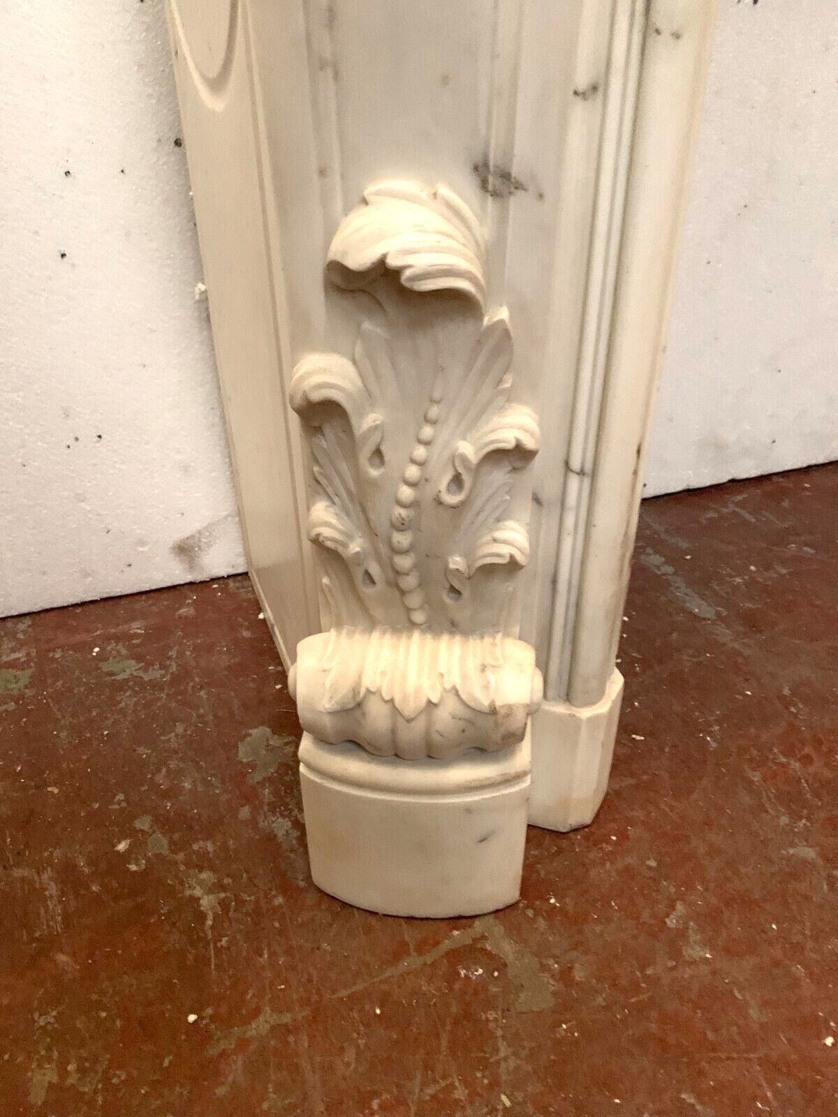 photo vintage Louis XV Style Fireplace In White Carrara Marble 19th Century