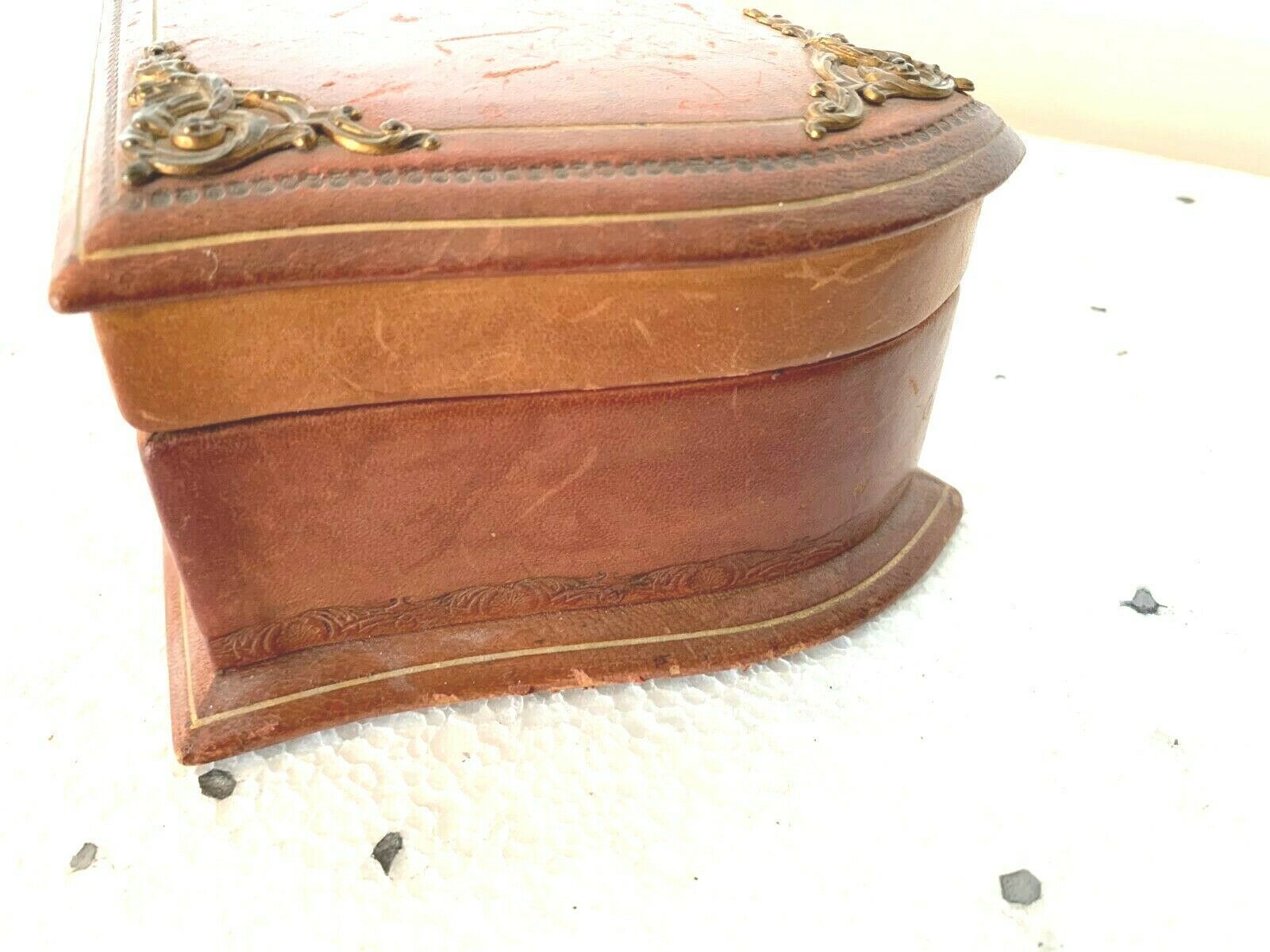Jewelry Box In Leather And Brass Ornamentation, 20th Century photo vintage