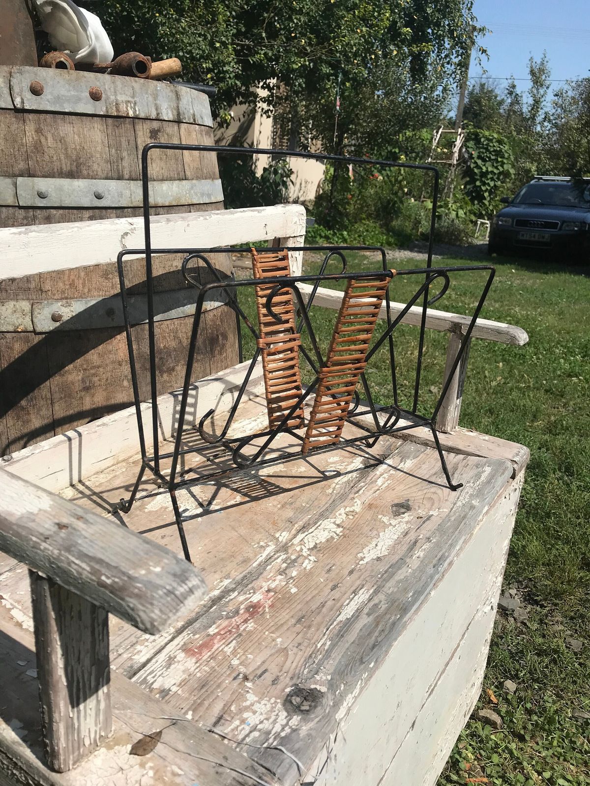 Metal Magazine Rack 1950s Black With Wicker Weave Newspaper Holder Bent Metal Display Stand, Eye Catching Cheerful And Unique Books Organise photo Home Decor