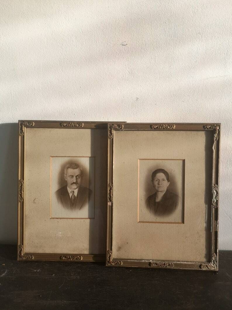 Decorative Antique Frames Set Of 2 Chipped Gold Rocco Gilt Nostalgic Decor Rustic Picture Old Photo Wooden Vintage Display Gallery Wall