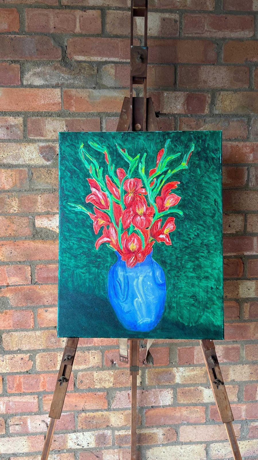 Contemporary Still Life Oil Painting – Red Gladiolus In Blue Vase