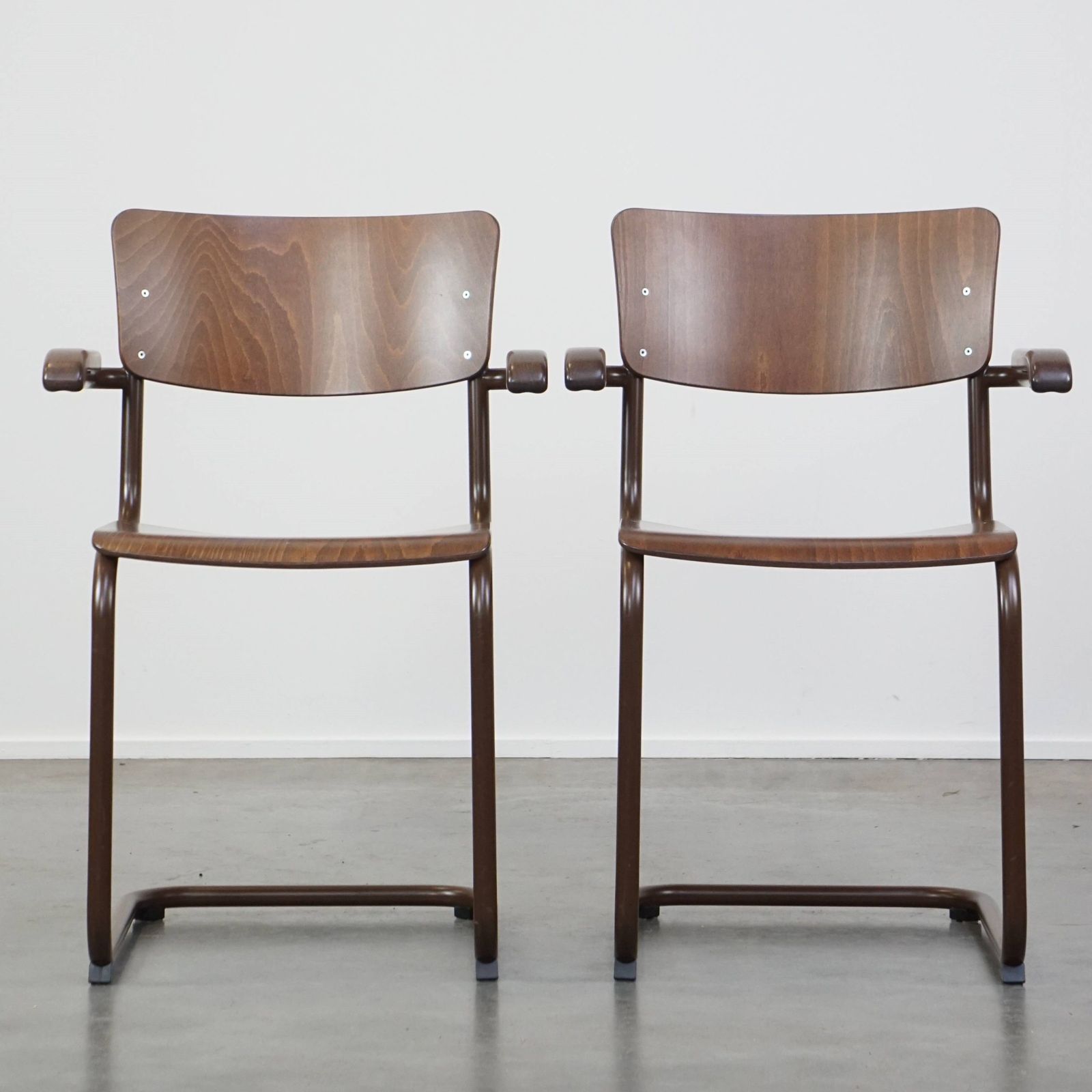 Set Van 2 Thonet Model S43 Eetkamerstoelen Met Armleuningen