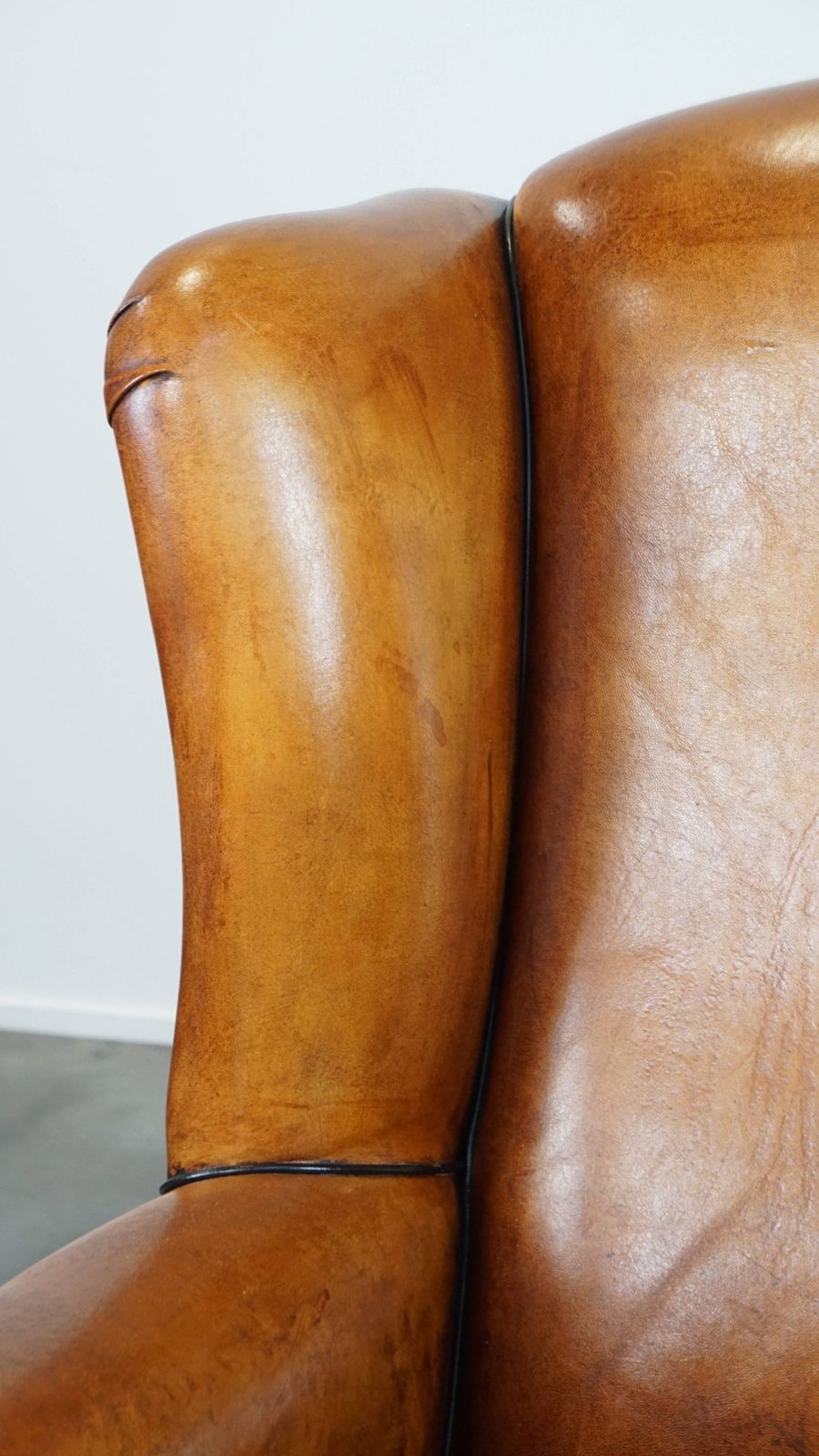 Meubels Stijlvolle, Ruime Schapenvacht Fauteuil In Een Warme Kleur Met Uitstekend Zitcomfort photo