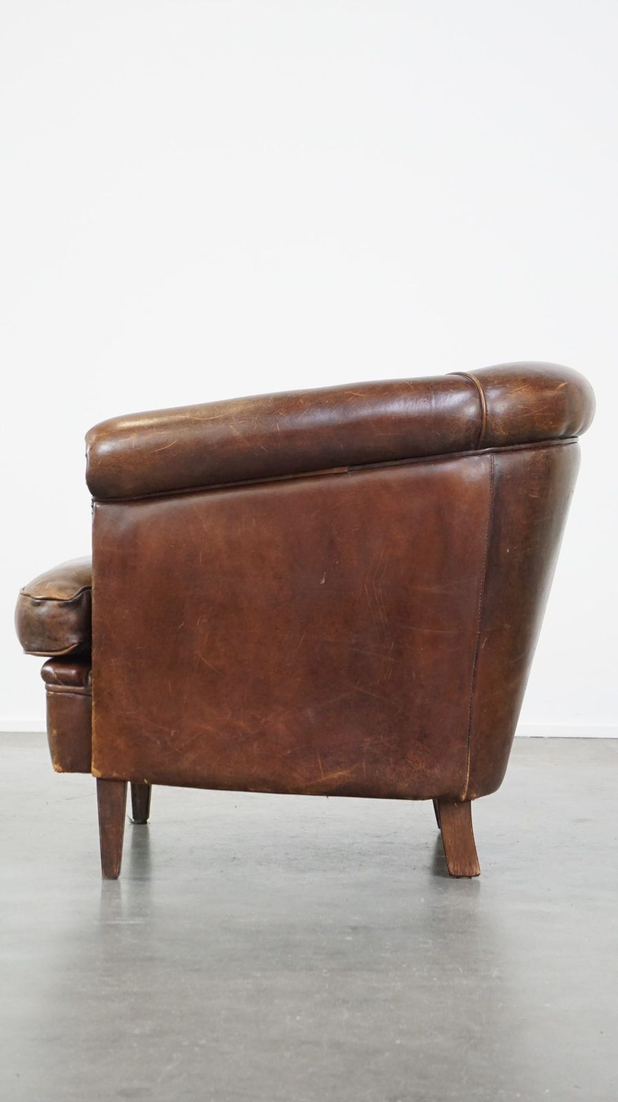 Statige Engelse Stijl Club Fauteuil Met Schapenleren Bekleding photo 822.2247