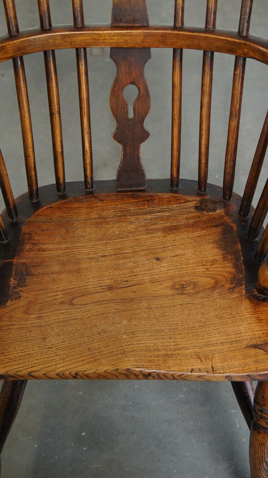 Set Van 2 Antieke Engelse Windsor Eetkamerstoelen Met Hoge Rug photo vinterior