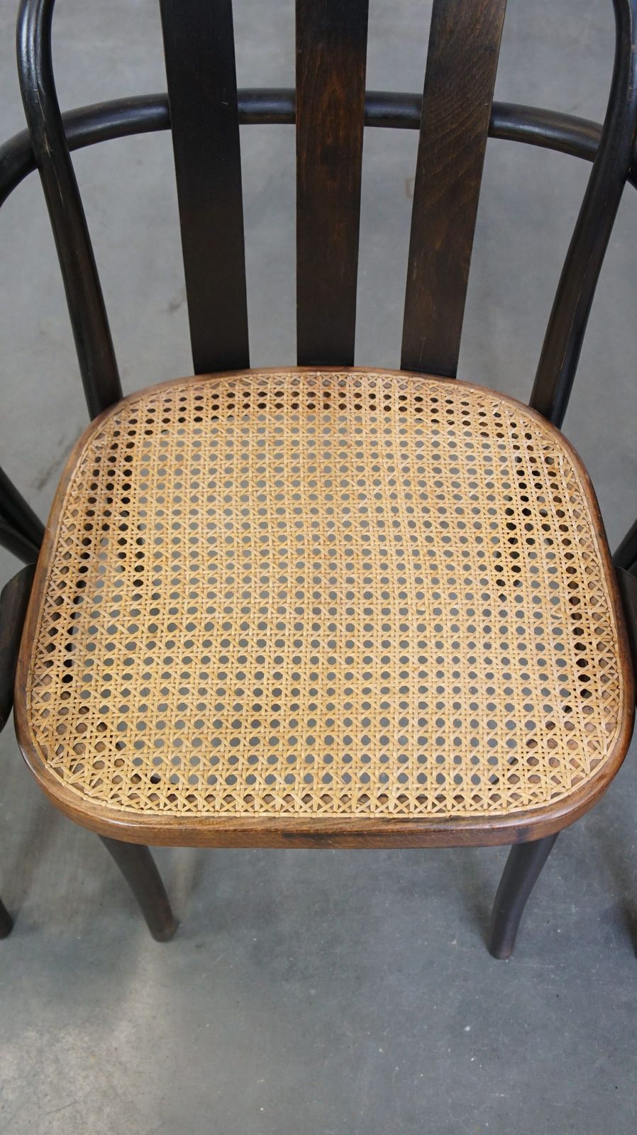 photo furniture Set Van 4 Vintage Houten Design Eetkamer /Bistrostoelen Met Rieten Zitting In Thonet Stijl