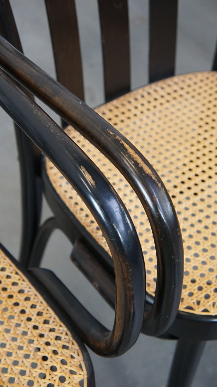 952.2207 Set Van 4 Vintage Houten Design Eetkamer /Bistrostoelen Met Rieten Zitting In Thonet Stijl photo