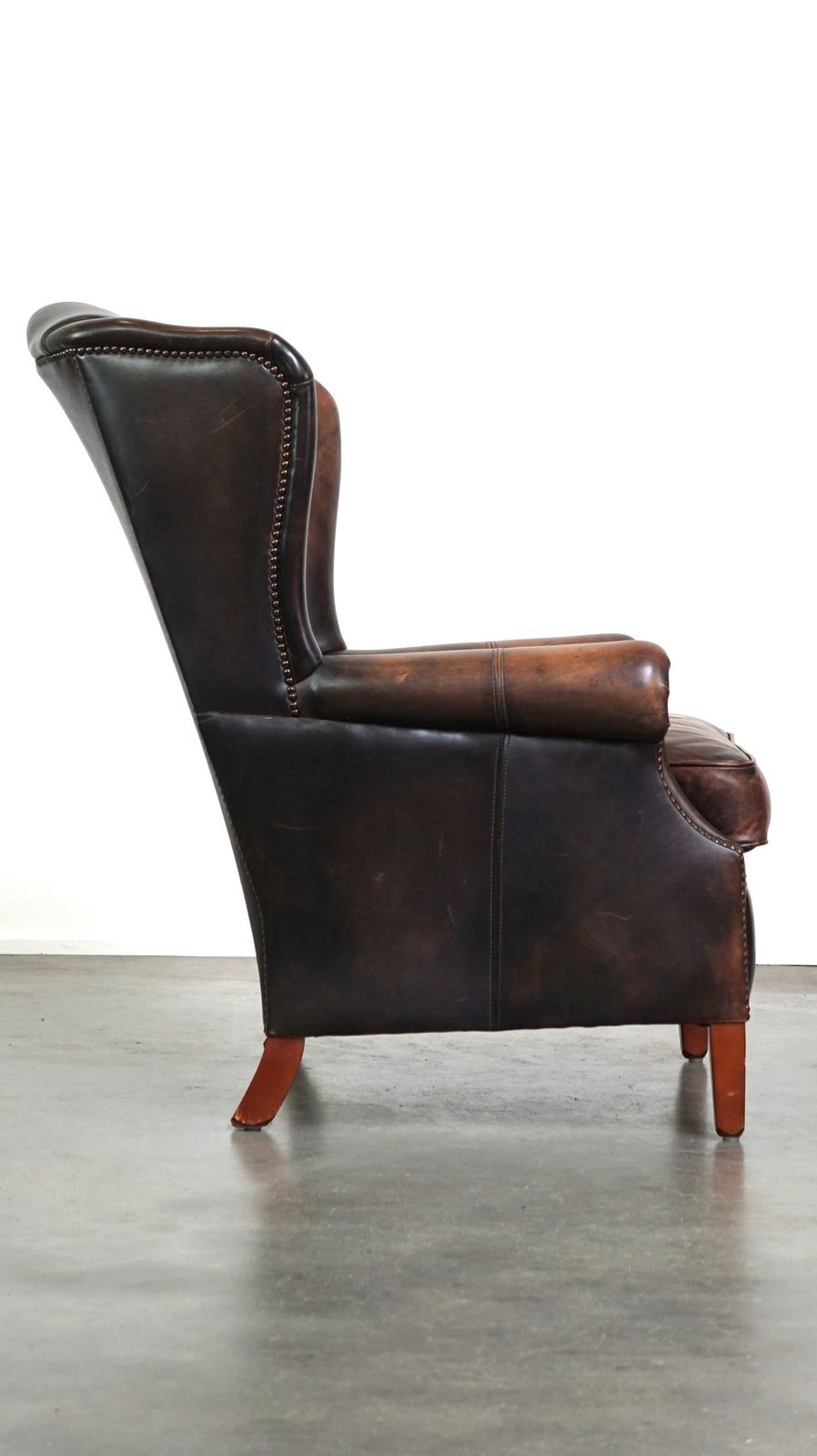 English Style Cowhide Leather Wing Chair With Special Colours And Great Seating Comfort photo Furniture