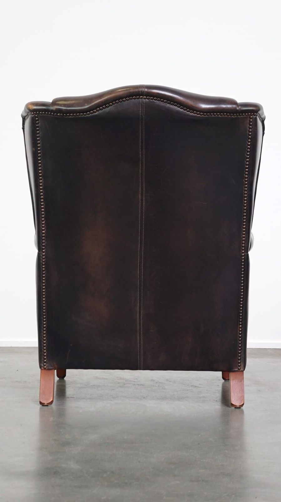 English Style Cowhide Leather Wing Chair With Special Colours And Great Seating Comfort photo 967.3869
