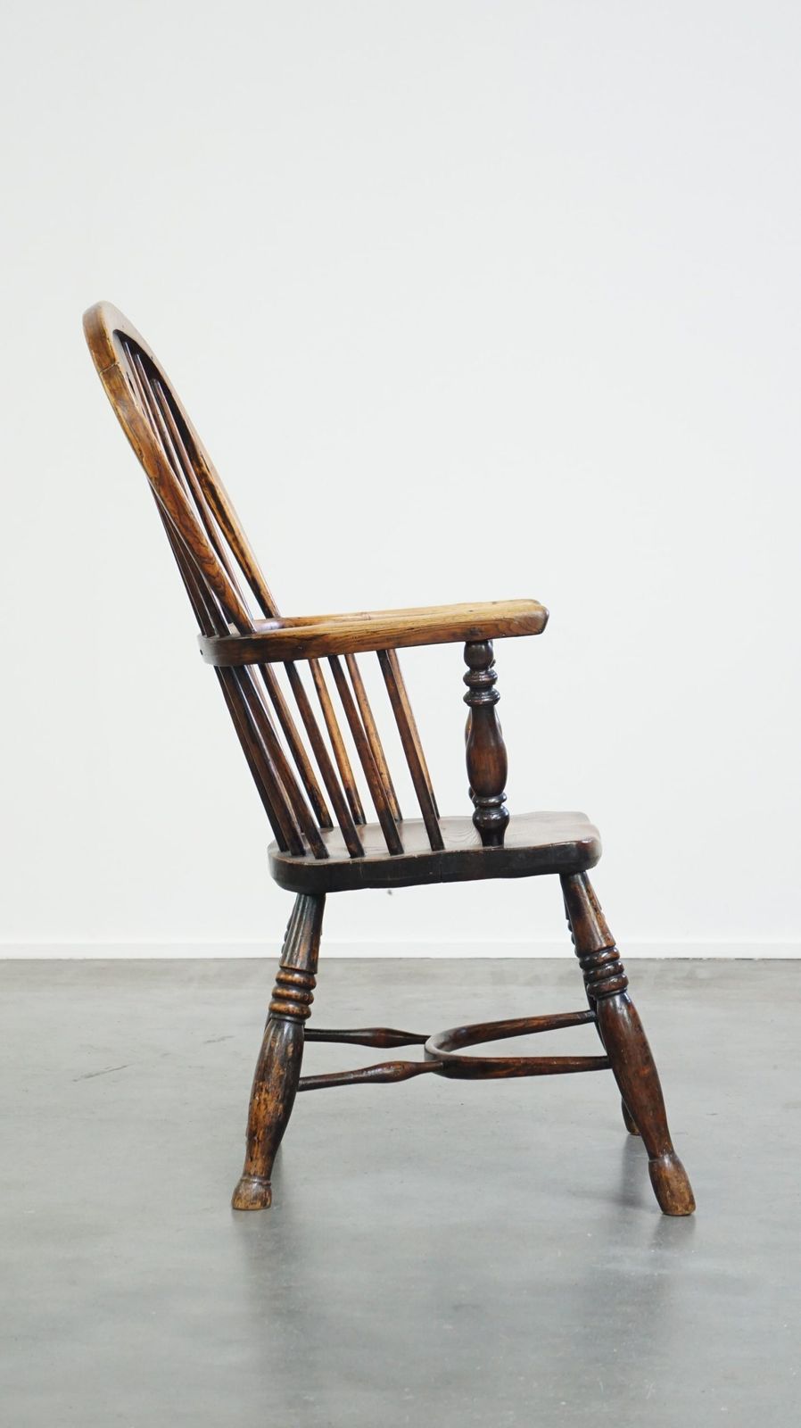 Antieke Engelse Windsor-stoel met hoge rug en mooie patina photo for sale