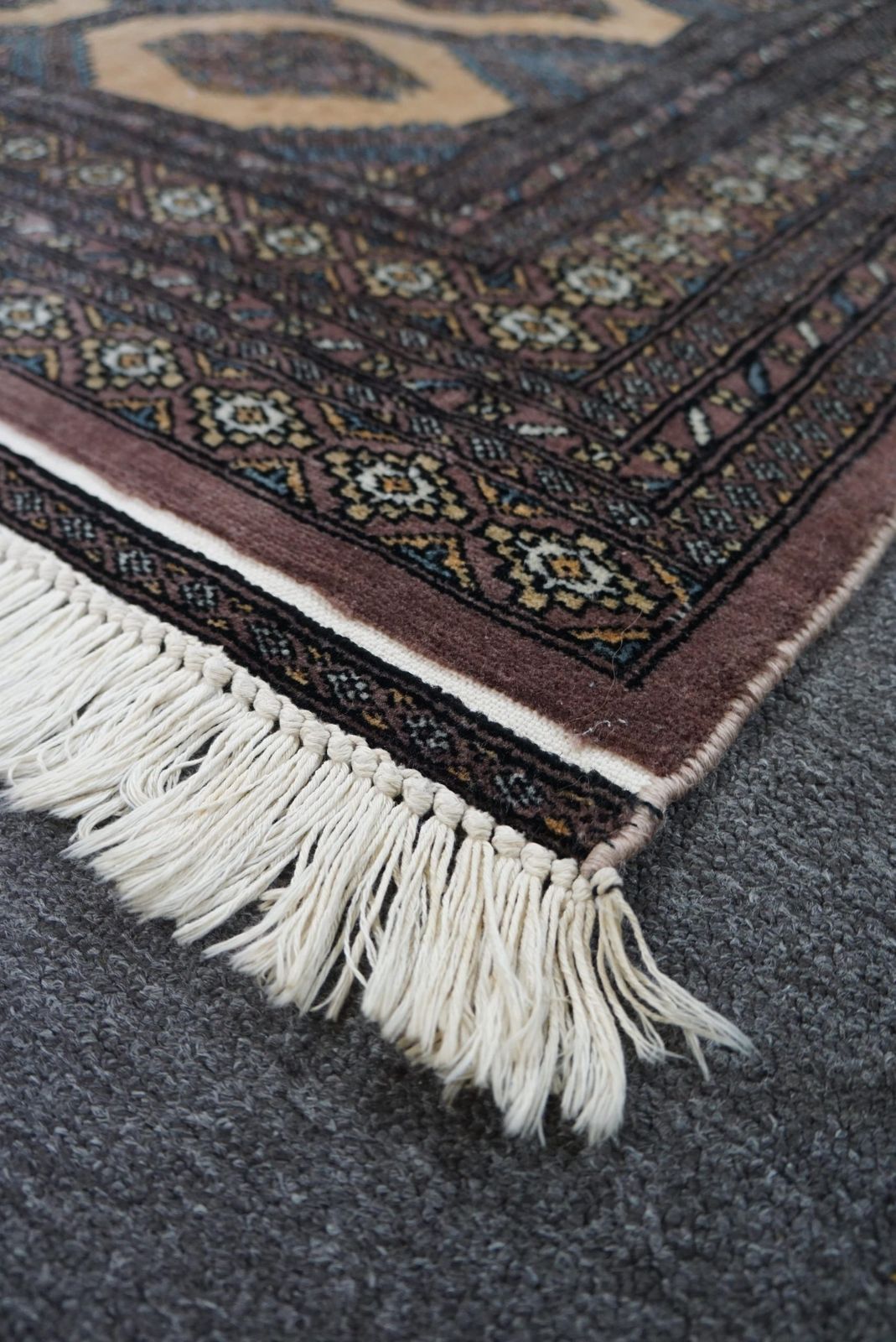 Elegant Tapijt/Vloerkleed Met Franjes, Een Bijzonder Patroon En Verfijnde Kleuren, 202 X 127 Cm photo furniture