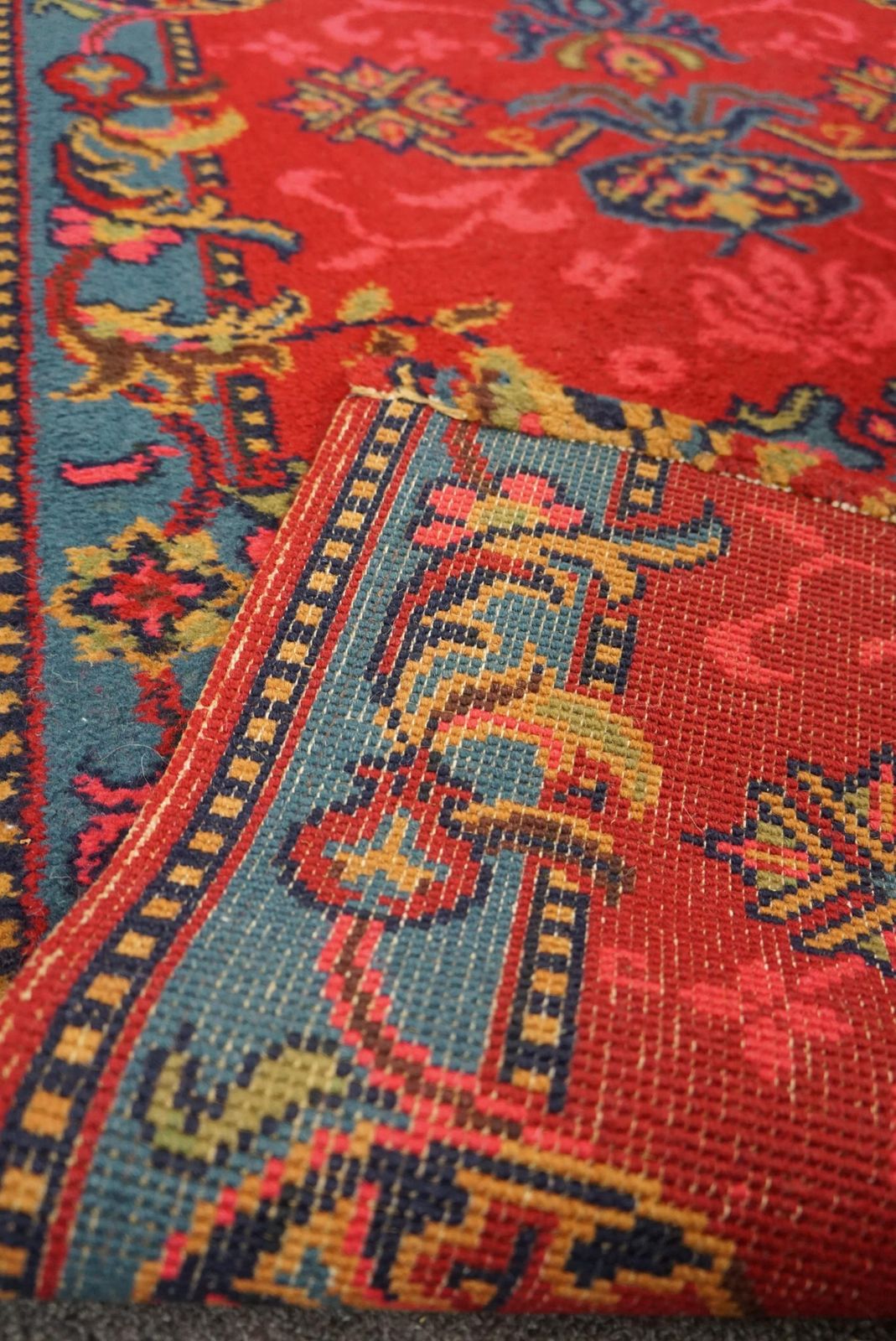 Elegant Tapijt/Vloerkleed Met Franjes, Een Bijzonder Patroon En Verfijnde Kleuren, 240 X 70 Cm photo Textiel