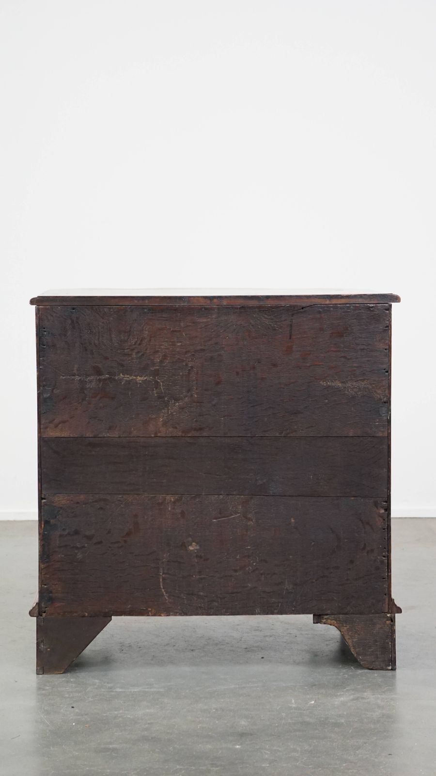 Baroque Curved Burl Walnut Wooden Antique Chest Of Drawers From The 18th Century With 4 Drawers And A Beautiful Patina photo vinterior