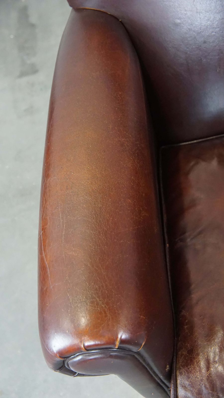 Set Van 2 Strak Afgewerkte Design Fauteuils Van Schapenleer photo buy
