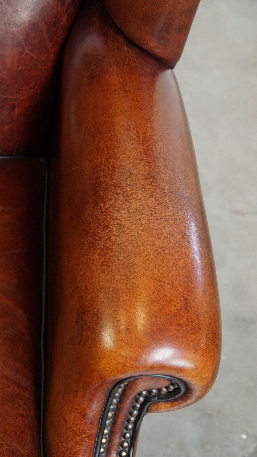 Mooie, Comfortabele En Luxueuze Oorfauteuil Van Schapenleer photo vintage