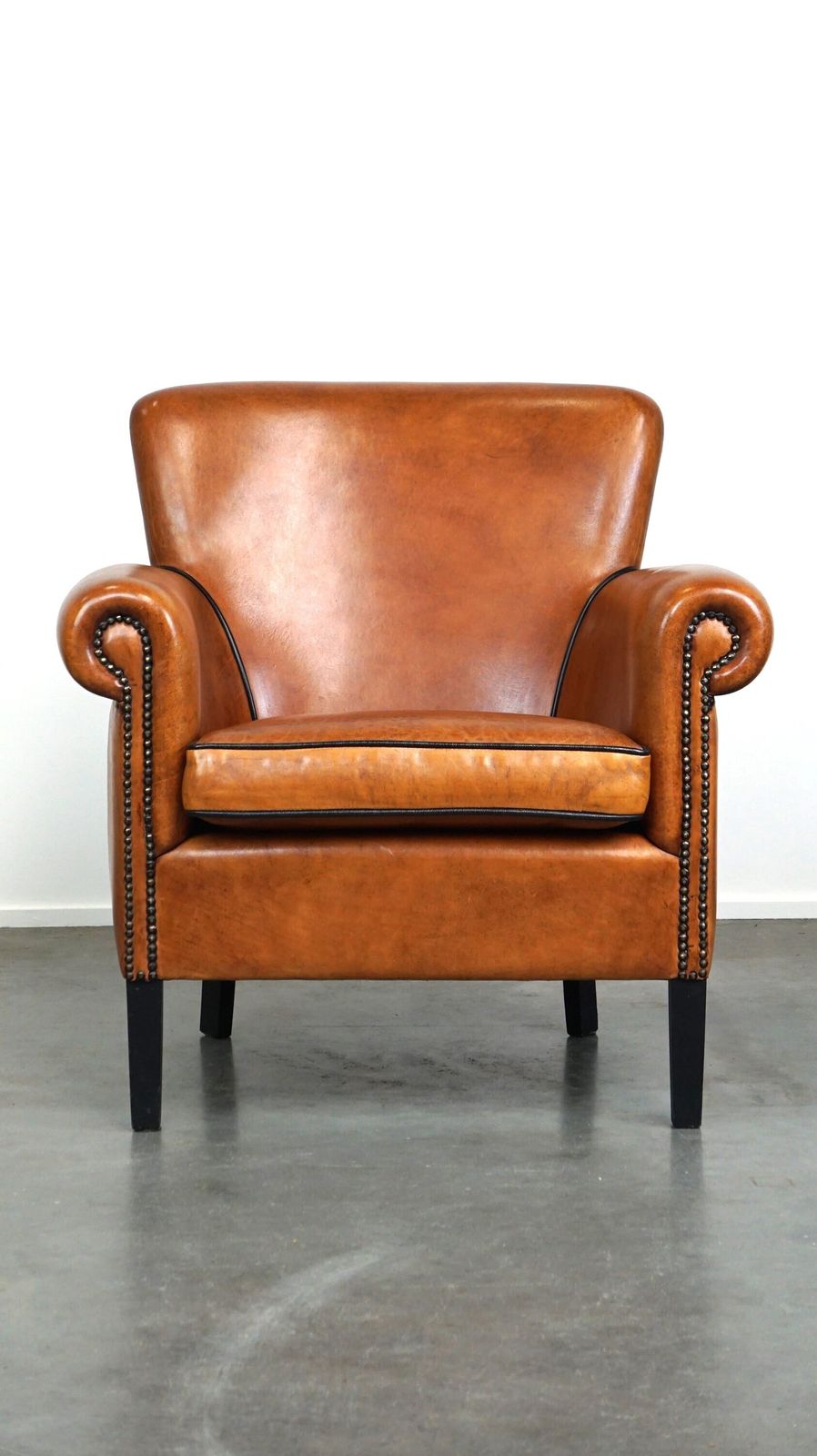 Schapenvacht Fauteuil In Zeer Goede Staat Met Luxueuze Uitstraling photo furniture
