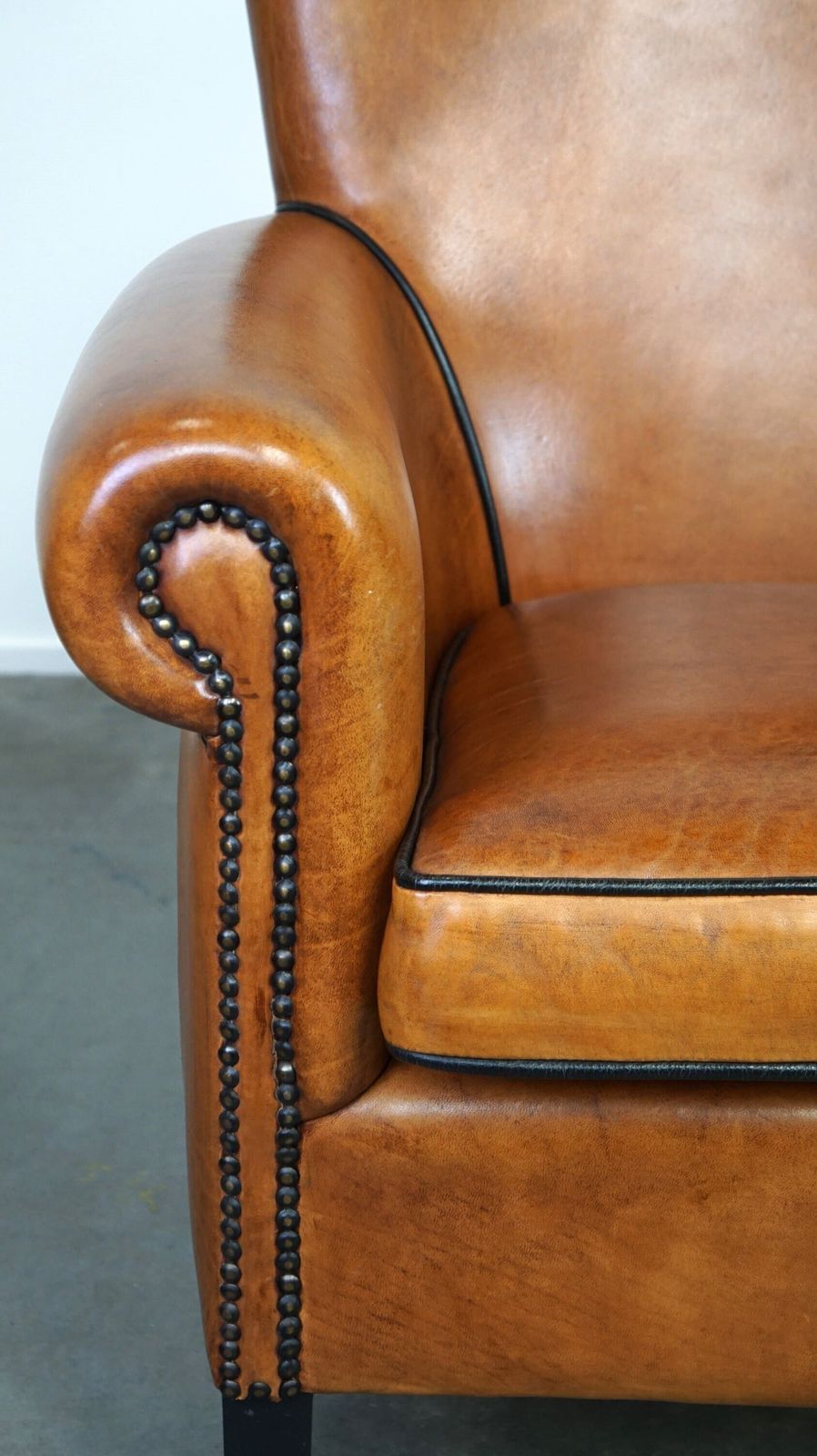 photo furniture Schapenvacht Fauteuil In Zeer Goede Staat Met Luxueuze Uitstraling