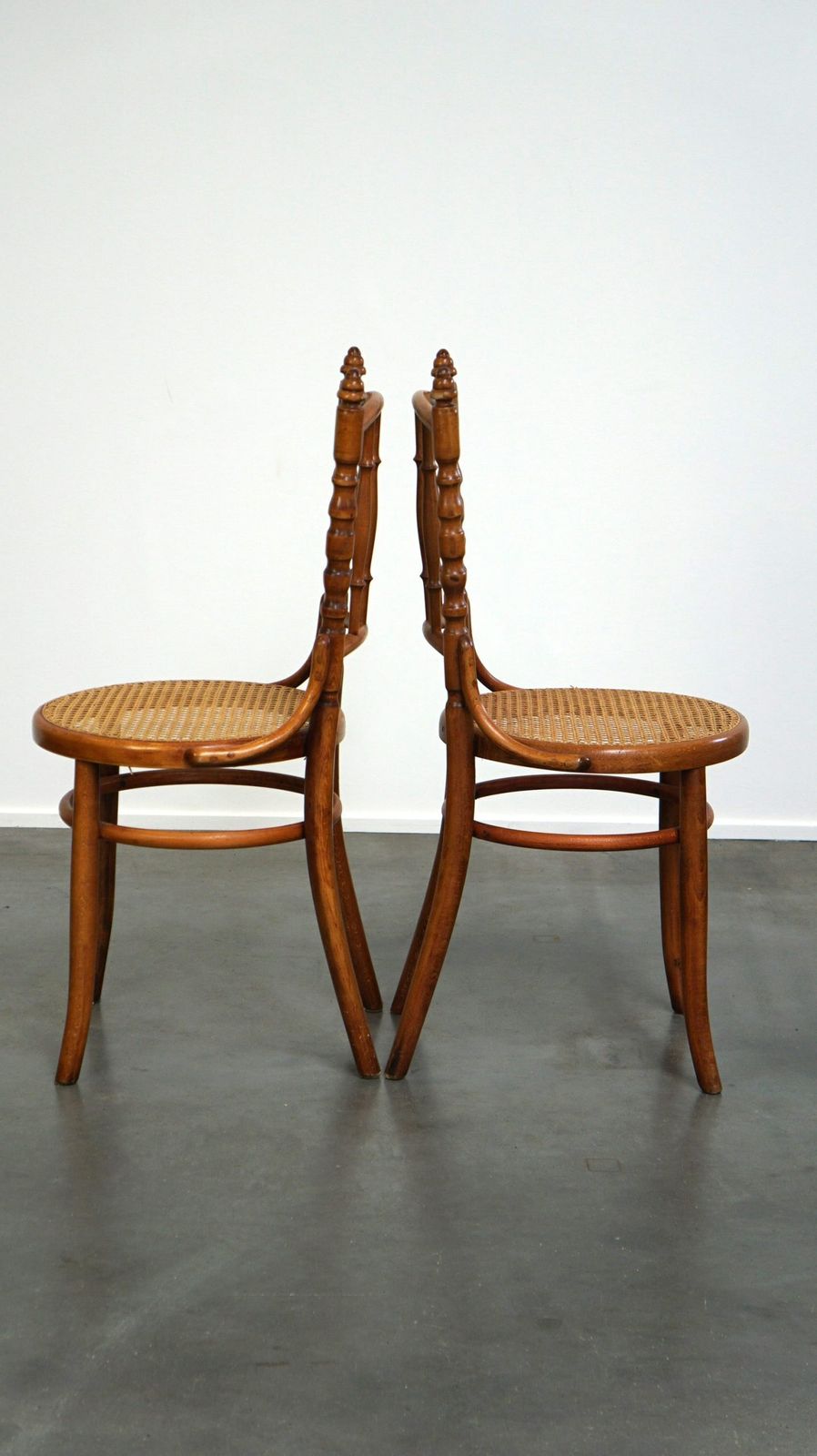 Set Van 4 Antieke Thonet Bistrostoelen Met Een Prachtig Uiterlijk photo 875.3063999999999