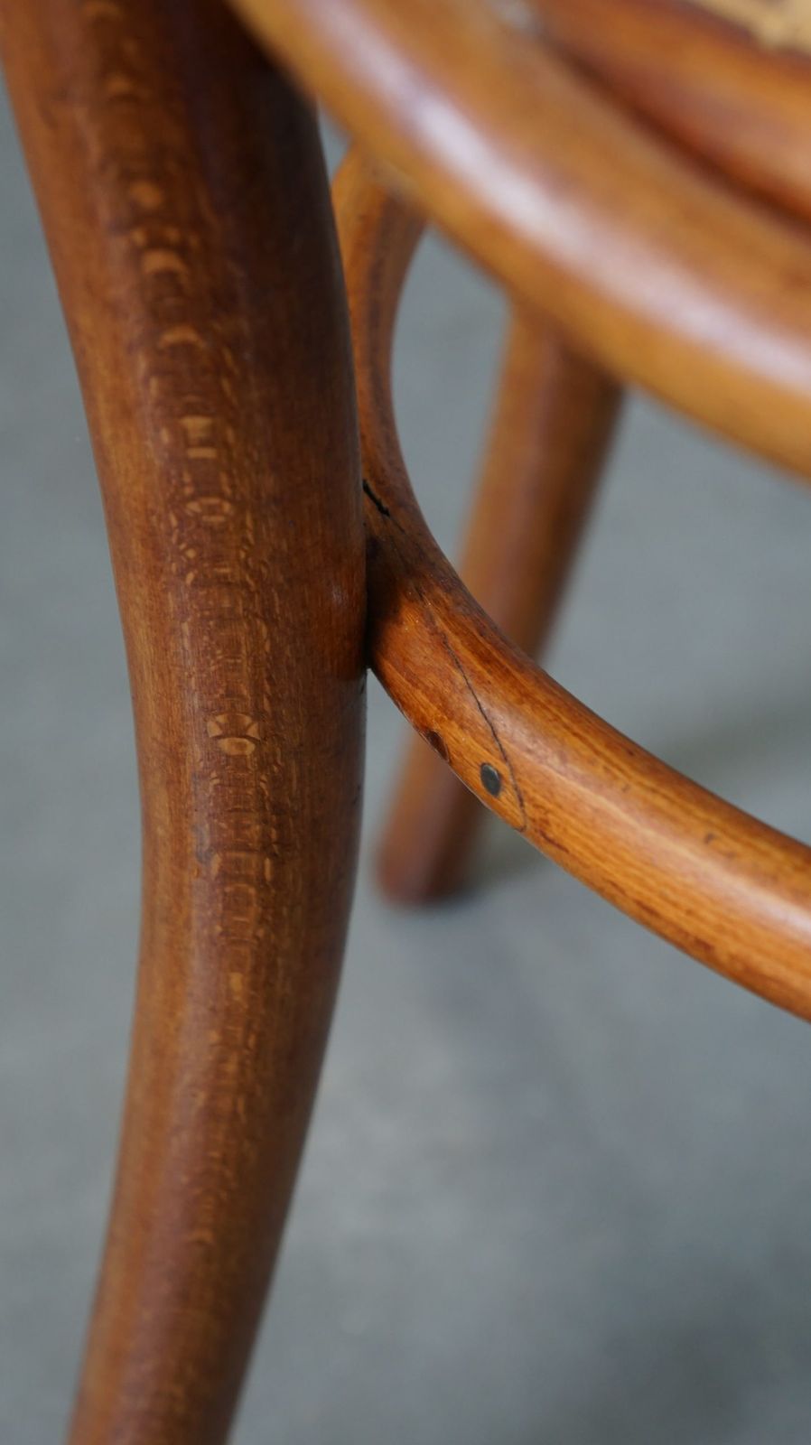 photo buy Set Van 4 Antieke Thonet Bistrostoelen Met Een Prachtig Uiterlijk