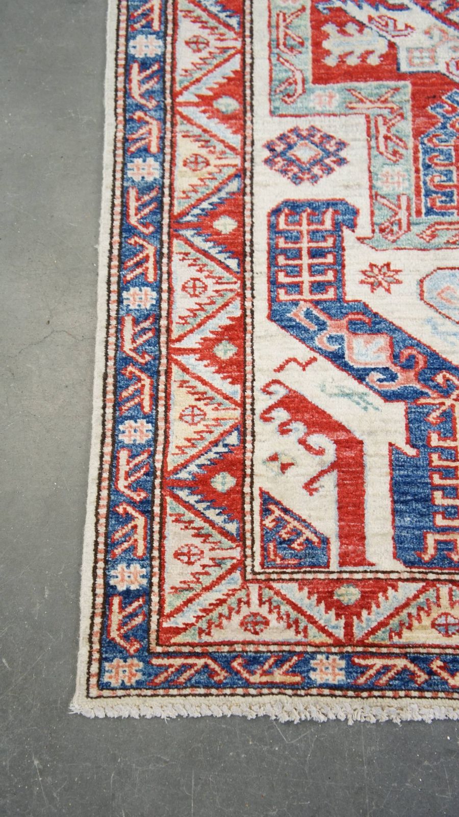 Subtle Colorful Rug With Fantastic Pattern 156x92cm photo for sale
