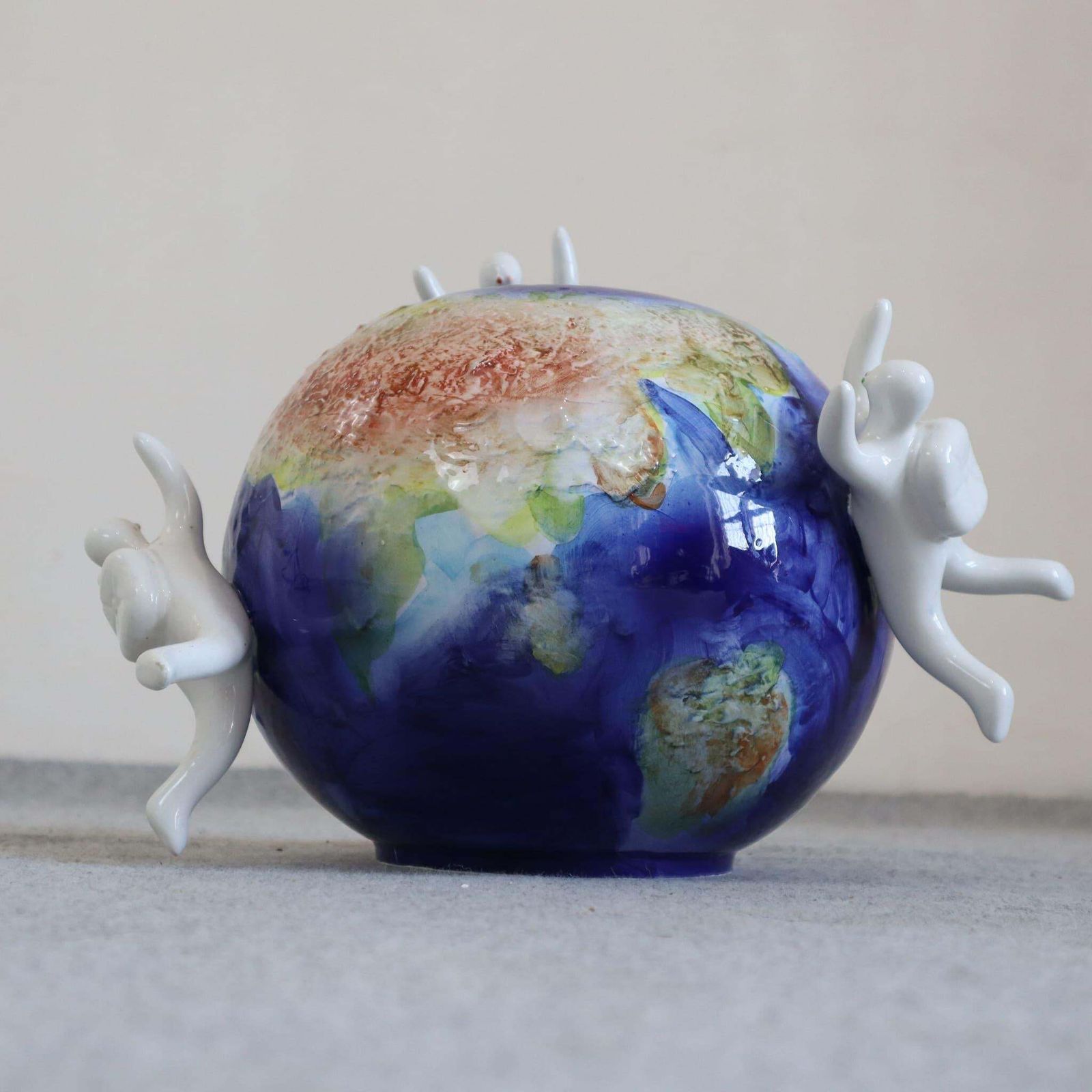 photo vintage 21th Century Ceramic Globe Vase "Ky, Kome E Perke" By Opificio Etico, Italy