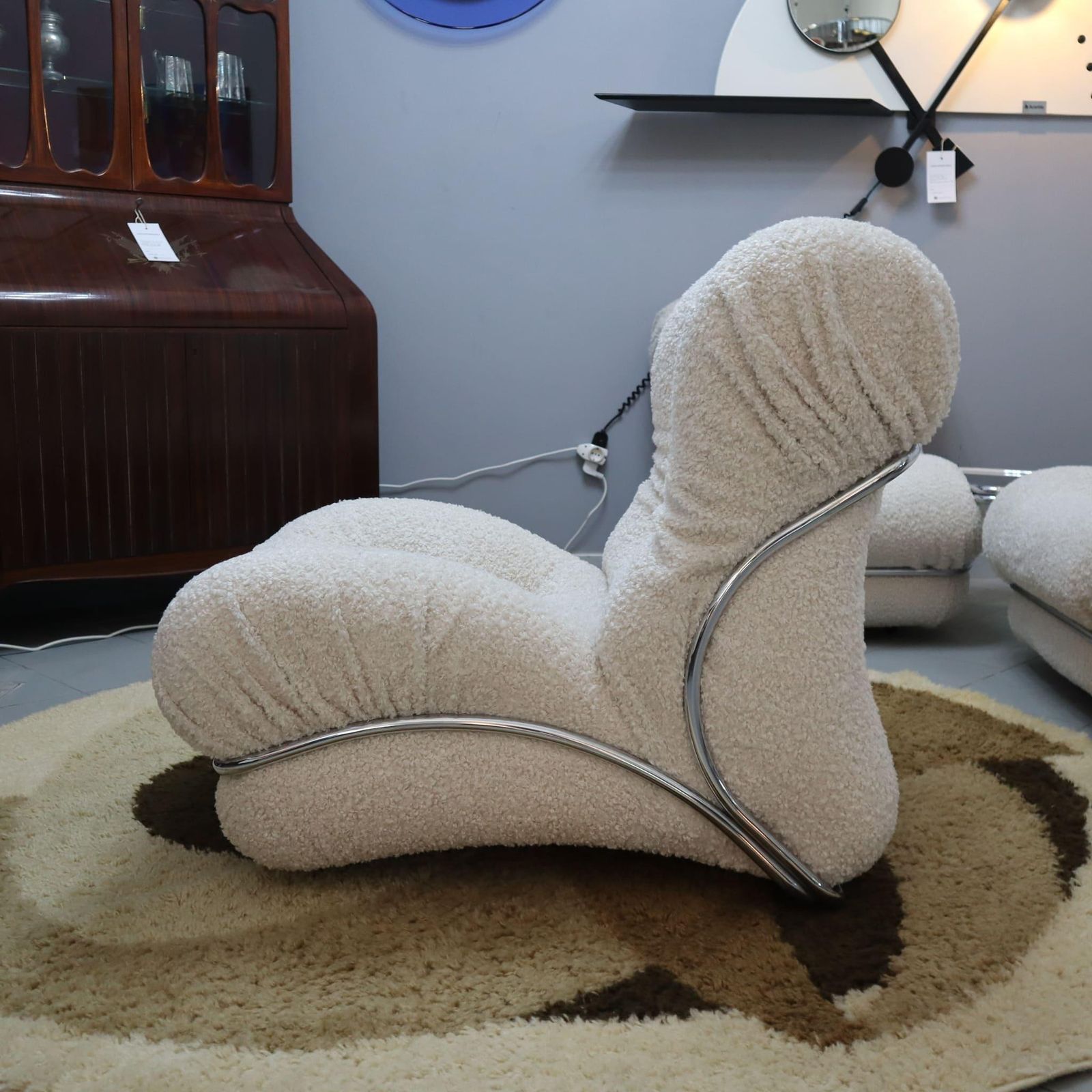 Mid Century Modern White Boucle Lounge Chair 'Corolla' By I.P.E. Italy, 1970s photo buy