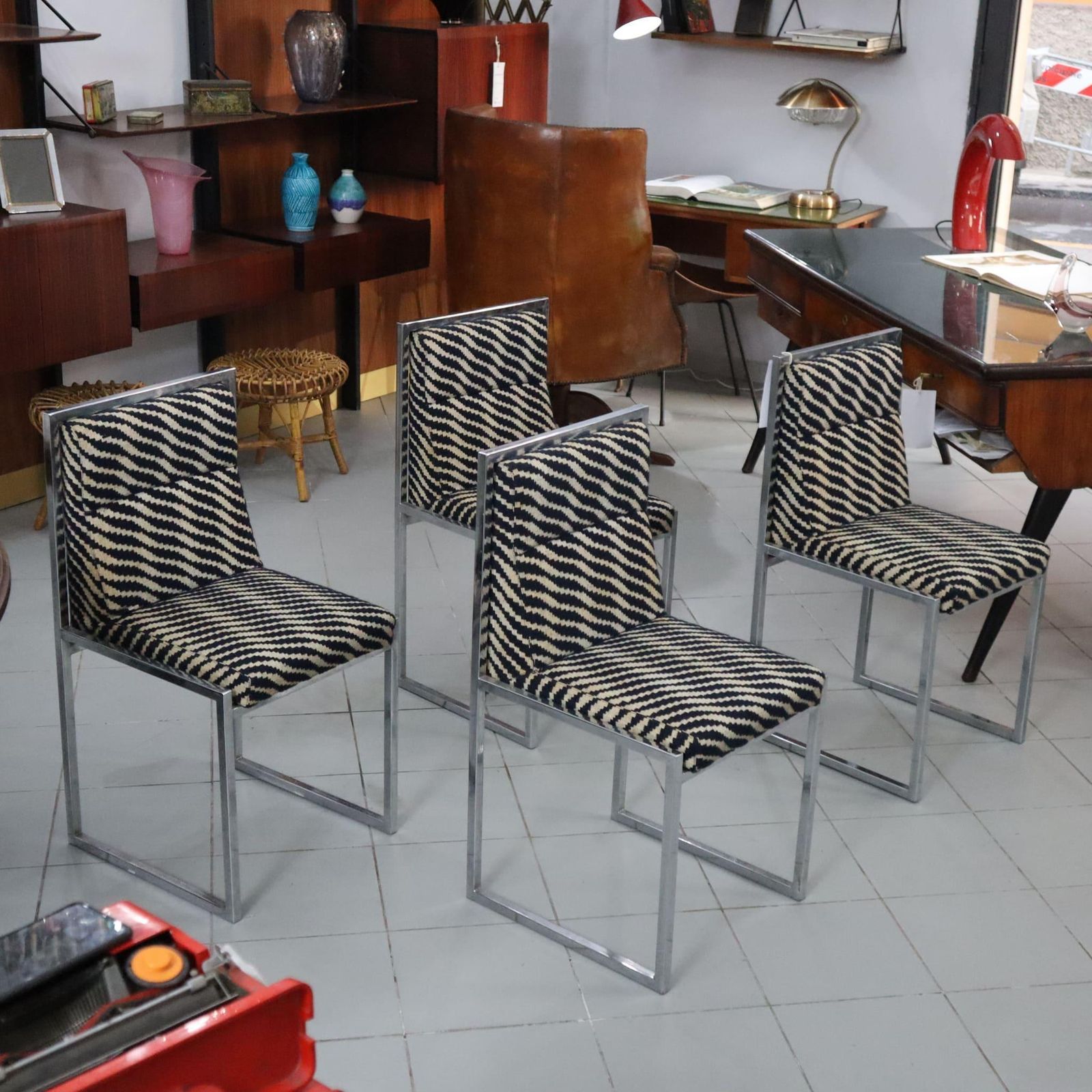 Mid Century Modern Italian Chairs By Nanda Vigo For Driade 1972, Set Of Four photo buy