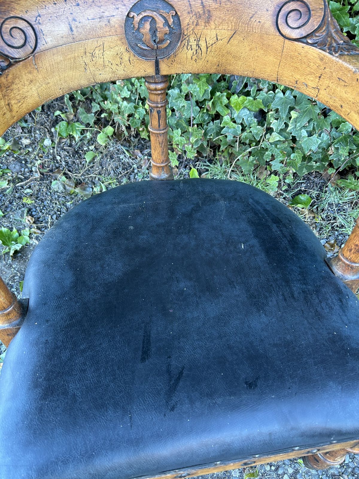 1880s Victorian, Gothic Style, Oak Desk Chair photo vinterior