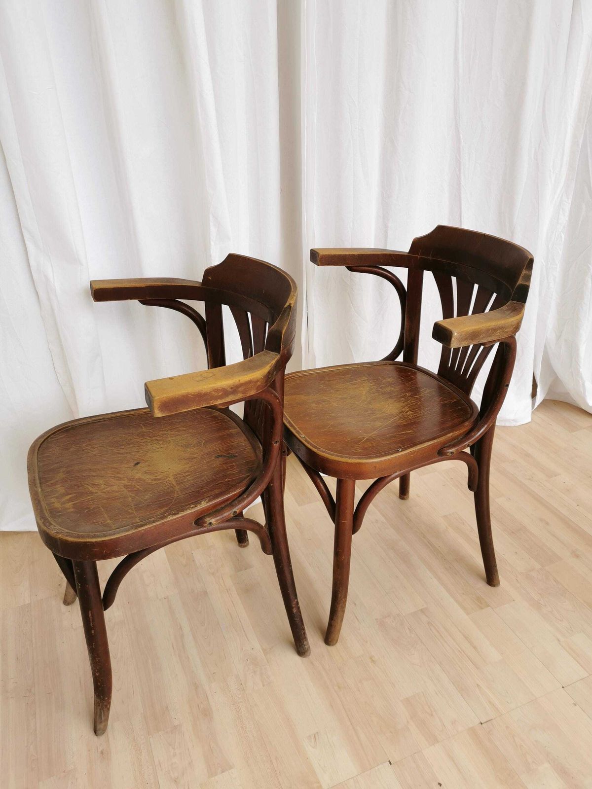 1 Of 2 Vintage Wooden Dining Chairs / Irish Pub Dine Chairs With Bentwood Technique / Mid Century Dine Armchair With Armrests Thonet Style photo for sale