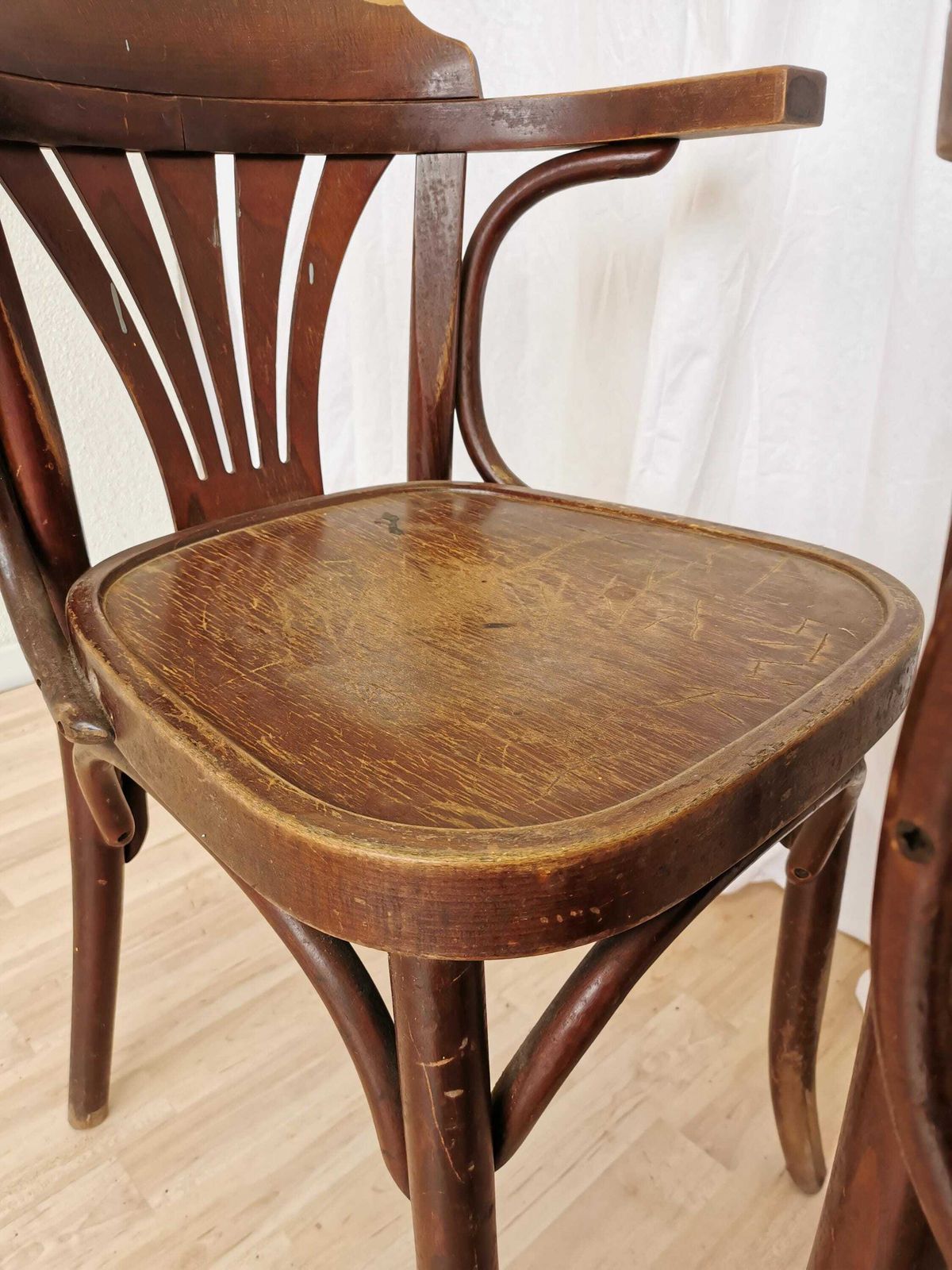 1 Of 2 Vintage Wooden Dining Chairs / Irish Pub Dine Chairs With Bentwood Technique / Mid Century Dine Armchair With Armrests Thonet Style photo buy