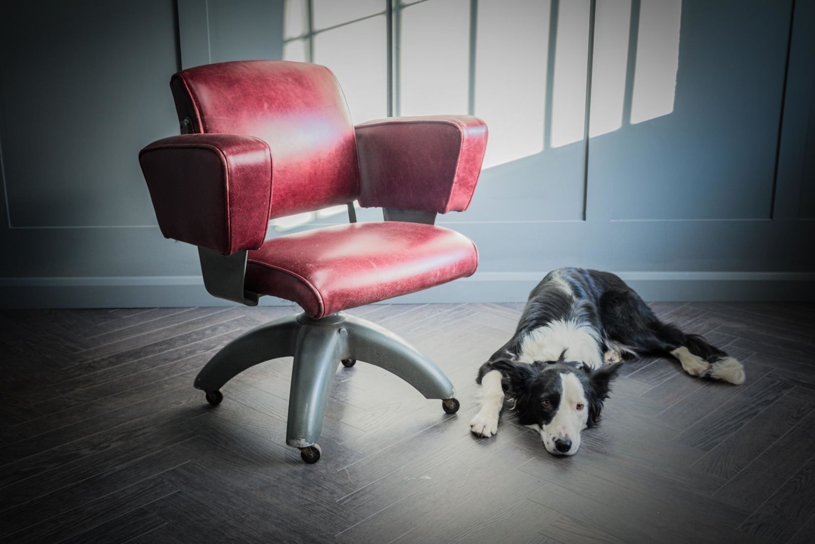 Tansad De Luxe V.26 Red Leather Office Chair photo buy