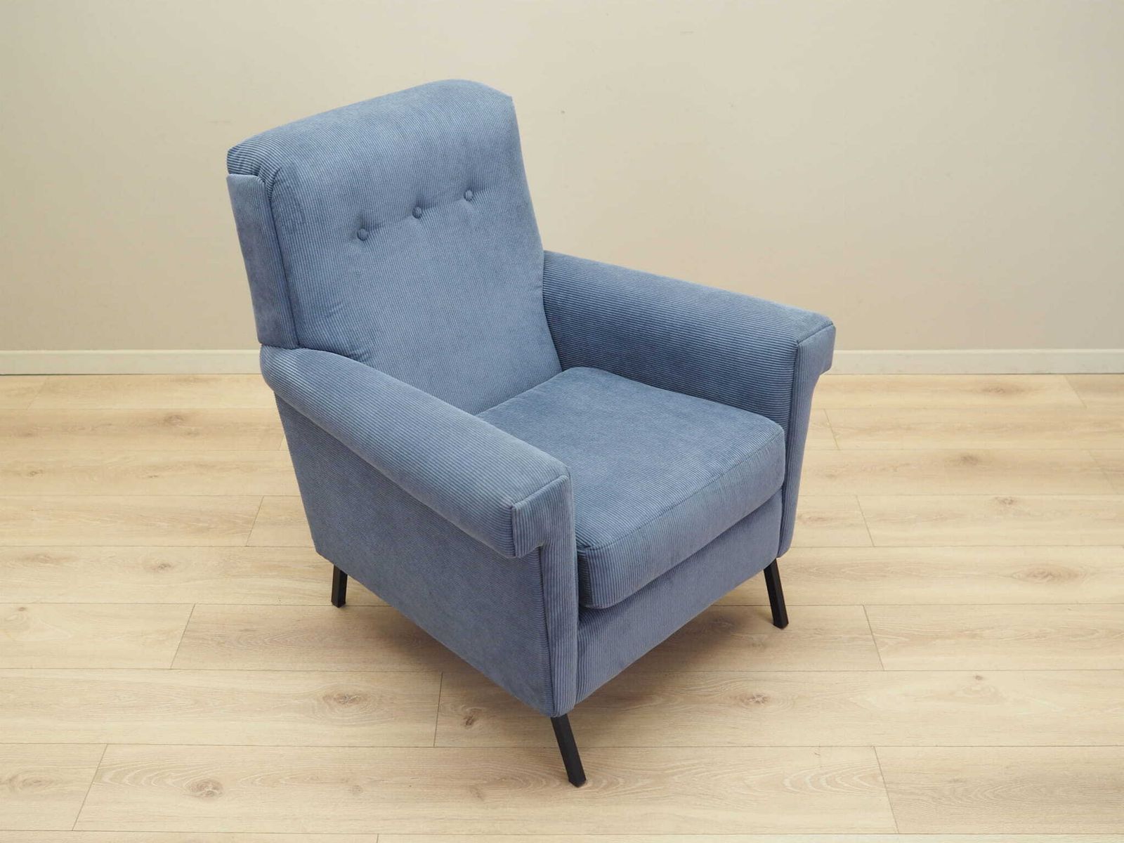 photo furniture Lounge Armchair, Italian Design, 1970s, Production: Italy