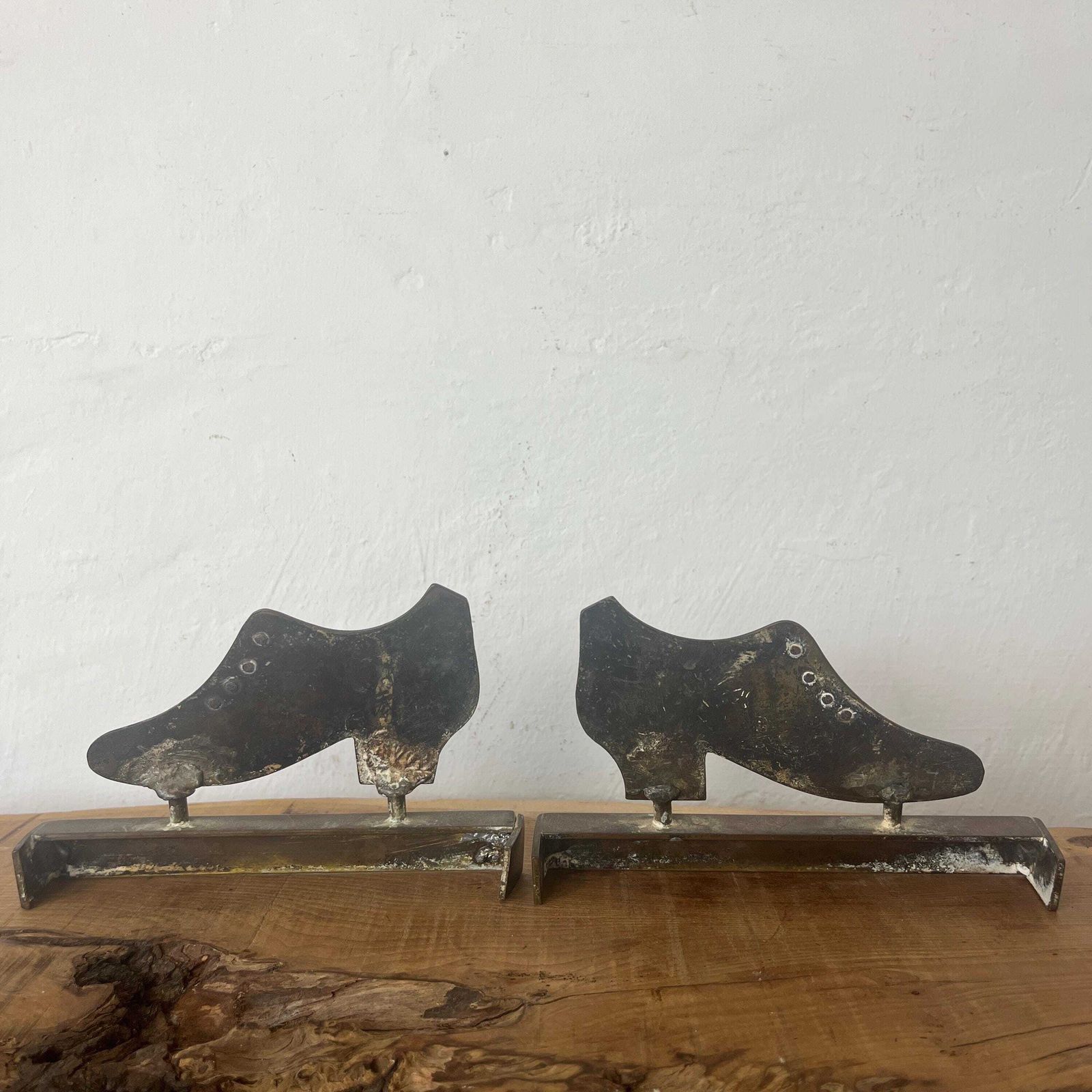 World War One Trench Art Lady Shoes Bookends, Brass Sculpture, Antique Art, Library Ornament, Study Furnishings, Military Crafts photo vinterior